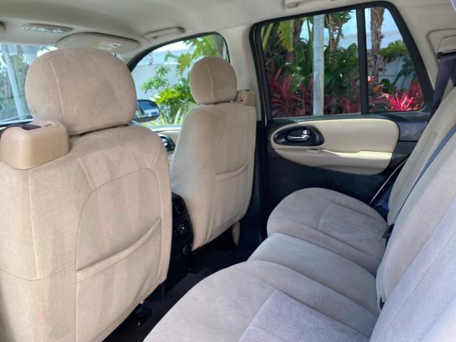 2005 Sandstone Metallic /Light Cashmere/Ebony Chevrolet TrailBlazer 4WD LS 1 OWNER LOW MILES 75,632 (1GNDT13S452) with an 4.2L Vortec 4200 SFI I6 Engine engine, Automatic transmission, located at 4701 North Dixie Hwy, Pompano Beach, FL, 33064, (954) 422-2889, 26.240938, -80.123474 - OUR WEBPAGE FLORIDACARS1.COM HAS OVER 100 PHOTOS AND FREE CARFAX LINK 2005 Chevrolet Trailblazer LS 1 OWNER 4 Door Wagon/Sport Utility 4.2L I6 F Gasoline 20 MPG Wheel Drive w/ 4X4 Features 4WD/AWD ABS Brakes Air Conditioning Alloy Wheels AM/FM Stereo Automatic Transmission CD Audio Cloth Seats Conve - Photo#77