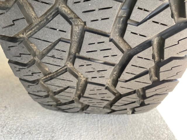2005 Sandstone Metallic /Light Cashmere/Ebony Chevrolet TrailBlazer 4WD LS 1 OWNER LOW MILES 75,632 (1GNDT13S452) with an 4.2L Vortec 4200 SFI I6 Engine engine, Automatic transmission, located at 4701 North Dixie Hwy, Pompano Beach, FL, 33064, (954) 422-2889, 26.240938, -80.123474 - OUR WEBPAGE FLORIDACARS1.COM HAS OVER 100 PHOTOS AND FREE CARFAX LINK 2005 Chevrolet Trailblazer LS 1 OWNER 4 Door Wagon/Sport Utility 4.2L I6 F Gasoline 20 MPG Wheel Drive w/ 4X4 Features 4WD/AWD ABS Brakes Air Conditioning Alloy Wheels AM/FM Stereo Automatic Transmission CD Audio Cloth Seats Conve - Photo#83