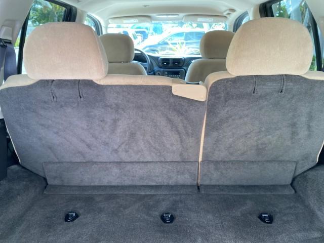 2005 Sandstone Metallic /Light Cashmere/Ebony Chevrolet TrailBlazer 4WD LS 1 OWNER LOW MILES 75,632 (1GNDT13S452) with an 4.2L Vortec 4200 SFI I6 Engine engine, Automatic transmission, located at 4701 North Dixie Hwy, Pompano Beach, FL, 33064, (954) 422-2889, 26.240938, -80.123474 - OUR WEBPAGE FLORIDACARS1.COM HAS OVER 100 PHOTOS AND FREE CARFAX LINK 2005 Chevrolet Trailblazer LS 1 OWNER 4 Door Wagon/Sport Utility 4.2L I6 F Gasoline 20 MPG Wheel Drive w/ 4X4 Features 4WD/AWD ABS Brakes Air Conditioning Alloy Wheels AM/FM Stereo Automatic Transmission CD Audio Cloth Seats Conve - Photo#94