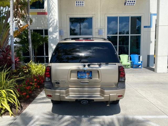 2005 Sandstone Metallic /Light Cashmere/Ebony Chevrolet TrailBlazer 4WD LS 1 OWNER LOW MILES 75,632 (1GNDT13S452) with an 4.2L Vortec 4200 SFI I6 Engine engine, Automatic transmission, located at 4701 North Dixie Hwy, Pompano Beach, FL, 33064, (954) 422-2889, 26.240938, -80.123474 - OUR WEBPAGE FLORIDACARS1.COM HAS OVER 100 PHOTOS AND FREE CARFAX LINK 2005 Chevrolet Trailblazer LS 1 OWNER 4 Door Wagon/Sport Utility 4.2L I6 F Gasoline 20 MPG Wheel Drive w/ 4X4 Features 4WD/AWD ABS Brakes Air Conditioning Alloy Wheels AM/FM Stereo Automatic Transmission CD Audio Cloth Seats Conve - Photo#96