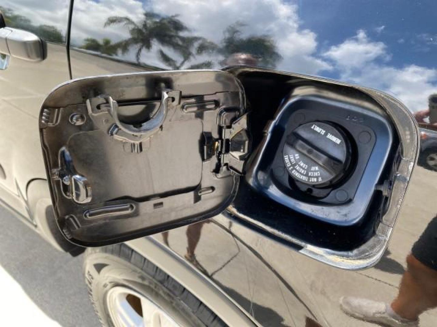 2004 Nighthawk Black Pearl /Black Honda CR-V 4WD EX LOW MILES 61,201 1 OWNER (SHSRD78874U) with an 2.4L DOHC PGM-FI 16-Valve i-VTEC I4 Engine engine, Automatic transmission, located at 4701 North Dixie Hwy, Pompano Beach, FL, 33064, (954) 422-2889, 26.240938, -80.123474 - OUR WEBPAGE FLORIDACARS1.COM HAS OVER 100 PHOTOS AND FREE CARFAX LINK 2004 Honda CR-V EX 1 OWNER 4 Door Wagon/Sport Utility 2.4L I4 F DOHC Gasoline 26 MPG All Wheel Drive Features Air Conditioning Alloy Wheels Cloth Seats Cruise Control Power Locks Power Mirrors Power Windows Sunroof(s) 2004 Honda C - Photo#89