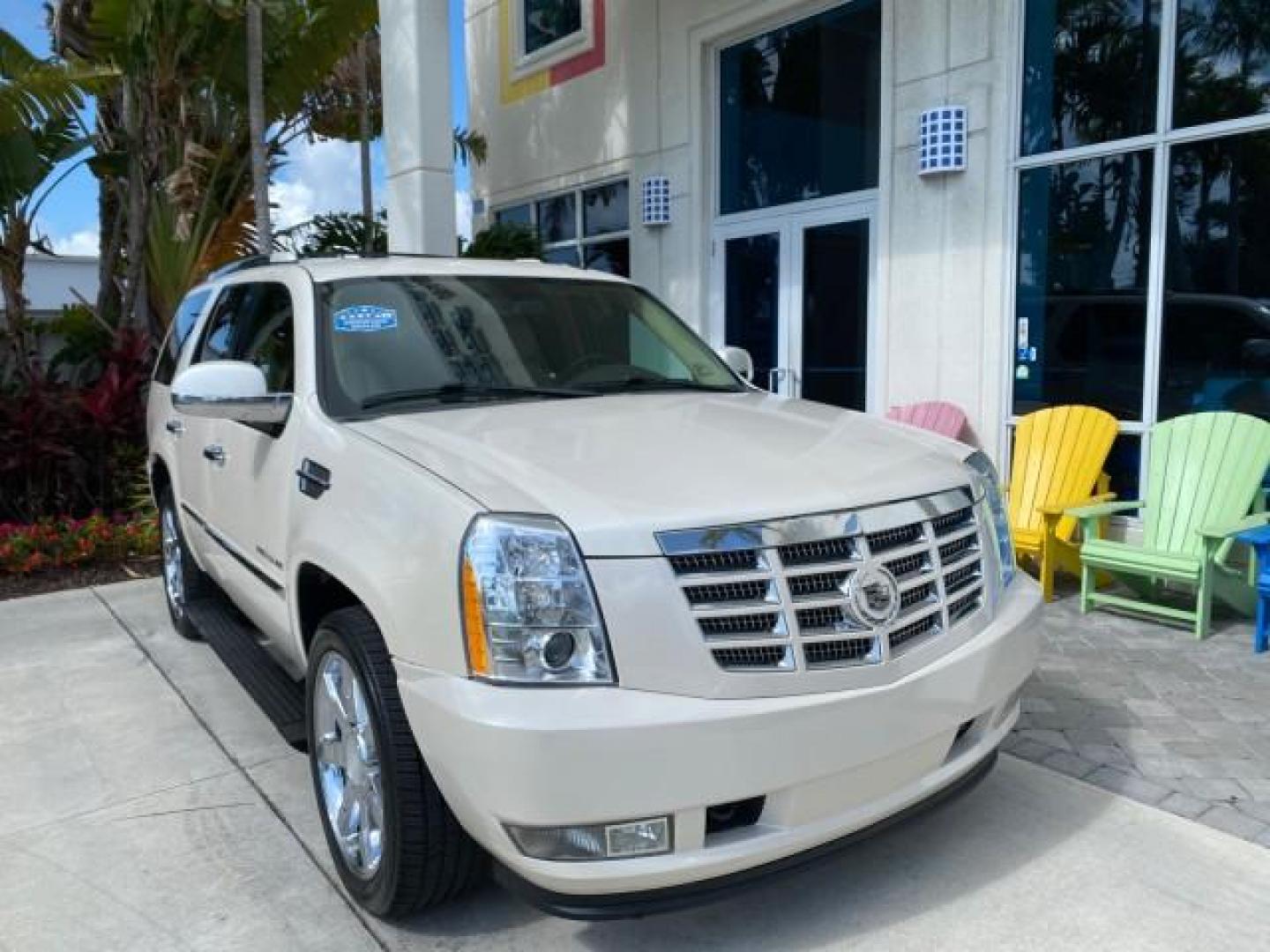 2010 White Diamond Tricoat /Cashmere/Cocoa Cadillac Escalade SUNROOF NAV Premium LOW MILES 66,933 (1GYUCCEF3AR) with an 6.2L Vortec 1000 V8 SFI E85 Engine engine, Automatic transmission, located at 4701 North Dixie Hwy, Pompano Beach, FL, 33064, (954) 422-2889, 26.240938, -80.123474 - OUR WEBPAGE FLORIDACARS1.COM HAS OVER 100 PHOTOS AND FREE CARFAX LINK 2010 Cadillac Escalade Premium 4 Door Wagon/Sport Utility 6.2L V8 F OHV 16V Flex Fuel 20 MPG Rear Wheel Drive Features A/C Seat(s) ABS Brakes Air Conditioning Alloy Wheels AM/FM Stereo Automatic Transmission Auxiliary Audio Input- Photo#1