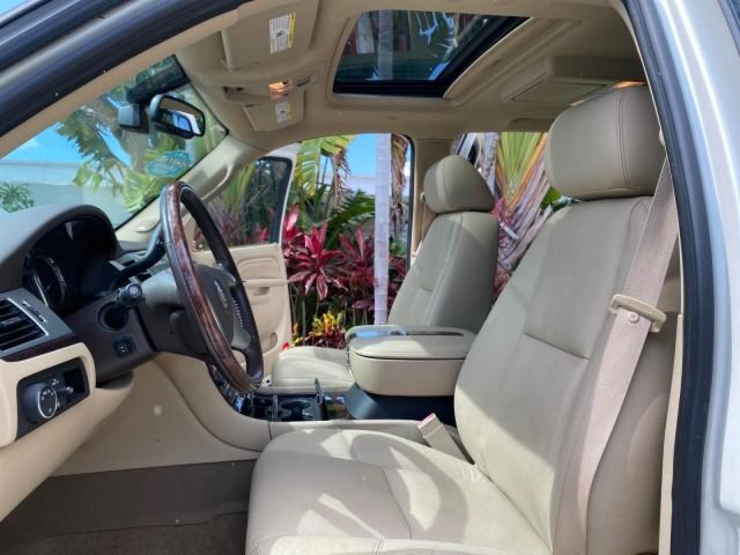 2010 White Diamond Tricoat /Cashmere/Cocoa Cadillac Escalade SUNROOF NAV Premium LOW MILES 66,933 (1GYUCCEF3AR) with an 6.2L Vortec 1000 V8 SFI E85 Engine engine, Automatic transmission, located at 4701 North Dixie Hwy, Pompano Beach, FL, 33064, (954) 422-2889, 26.240938, -80.123474 - OUR WEBPAGE FLORIDACARS1.COM HAS OVER 100 PHOTOS AND FREE CARFAX LINK 2010 Cadillac Escalade Premium 4 Door Wagon/Sport Utility 6.2L V8 F OHV 16V Flex Fuel 20 MPG Rear Wheel Drive Features A/C Seat(s) ABS Brakes Air Conditioning Alloy Wheels AM/FM Stereo Automatic Transmission Auxiliary Audio Input- Photo#10