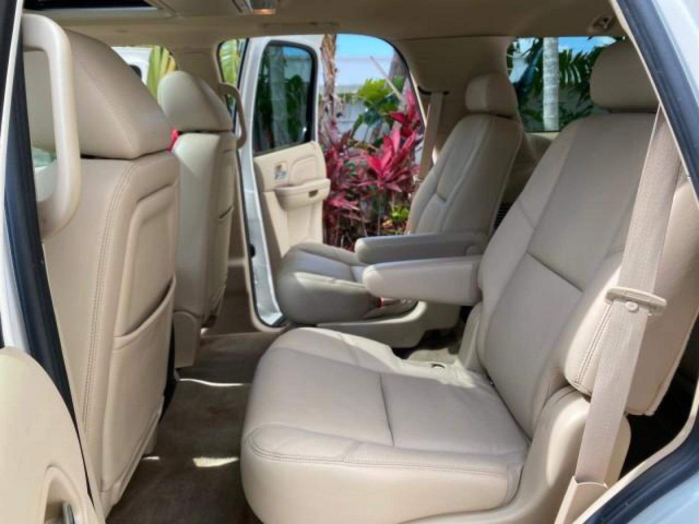 2010 White Diamond Tricoat /Cashmere/Cocoa Cadillac Escalade SUNROOF NAV Premium LOW MILES 66,933 (1GYUCCEF3AR) with an 6.2L Vortec 1000 V8 SFI E85 Engine engine, Automatic transmission, located at 4701 North Dixie Hwy, Pompano Beach, FL, 33064, (954) 422-2889, 26.240938, -80.123474 - OUR WEBPAGE FLORIDACARS1.COM HAS OVER 100 PHOTOS AND FREE CARFAX LINK 2010 Cadillac Escalade Premium 4 Door Wagon/Sport Utility 6.2L V8 F OHV 16V Flex Fuel 20 MPG Rear Wheel Drive Features A/C Seat(s) ABS Brakes Air Conditioning Alloy Wheels AM/FM Stereo Automatic Transmission Auxiliary Audio Input- Photo#14