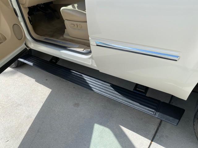 2010 White Diamond Tricoat /Cashmere/Cocoa Cadillac Escalade SUNROOF NAV Premium LOW MILES 66,933 (1GYUCCEF3AR) with an 6.2L Vortec 1000 V8 SFI E85 Engine engine, Automatic transmission, located at 4701 North Dixie Hwy, Pompano Beach, FL, 33064, (954) 422-2889, 26.240938, -80.123474 - OUR WEBPAGE FLORIDACARS1.COM HAS OVER 100 PHOTOS AND FREE CARFAX LINK 2010 Cadillac Escalade Premium 4 Door Wagon/Sport Utility 6.2L V8 F OHV 16V Flex Fuel 20 MPG Rear Wheel Drive Features A/C Seat(s) ABS Brakes Air Conditioning Alloy Wheels AM/FM Stereo Automatic Transmission Auxiliary Audio Input - Photo#43