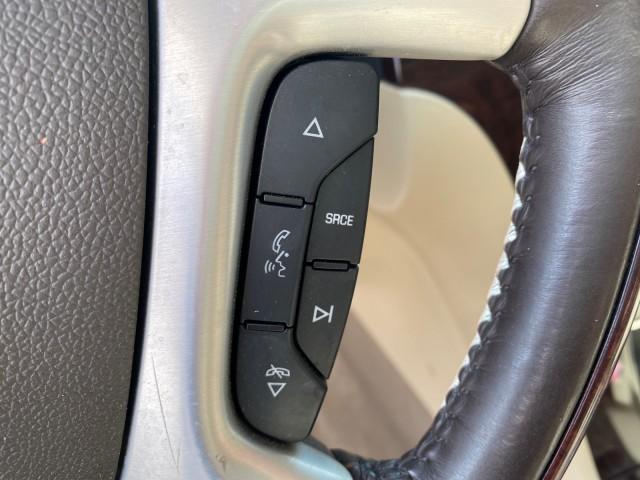 2010 White Diamond Tricoat /Cashmere/Cocoa Cadillac Escalade SUNROOF NAV Premium LOW MILES 66,933 (1GYUCCEF3AR) with an 6.2L Vortec 1000 V8 SFI E85 Engine engine, Automatic transmission, located at 4701 North Dixie Hwy, Pompano Beach, FL, 33064, (954) 422-2889, 26.240938, -80.123474 - OUR WEBPAGE FLORIDACARS1.COM HAS OVER 100 PHOTOS AND FREE CARFAX LINK 2010 Cadillac Escalade Premium 4 Door Wagon/Sport Utility 6.2L V8 F OHV 16V Flex Fuel 20 MPG Rear Wheel Drive Features A/C Seat(s) ABS Brakes Air Conditioning Alloy Wheels AM/FM Stereo Automatic Transmission Auxiliary Audio Input - Photo#54