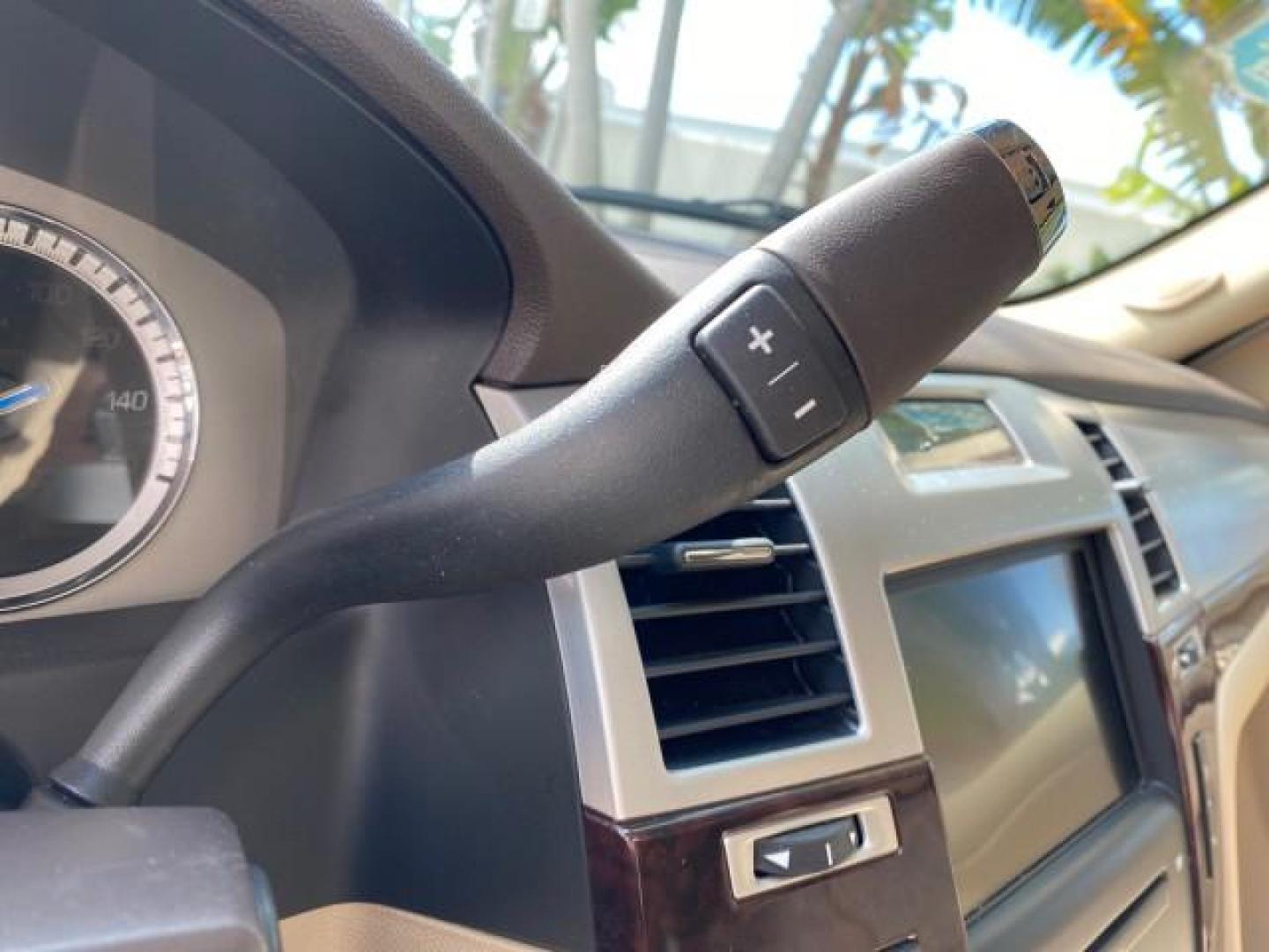 2010 White Diamond Tricoat /Cashmere/Cocoa Cadillac Escalade SUNROOF NAV Premium LOW MILES 66,933 (1GYUCCEF3AR) with an 6.2L Vortec 1000 V8 SFI E85 Engine engine, Automatic transmission, located at 4701 North Dixie Hwy, Pompano Beach, FL, 33064, (954) 422-2889, 26.240938, -80.123474 - OUR WEBPAGE FLORIDACARS1.COM HAS OVER 100 PHOTOS AND FREE CARFAX LINK 2010 Cadillac Escalade Premium 4 Door Wagon/Sport Utility 6.2L V8 F OHV 16V Flex Fuel 20 MPG Rear Wheel Drive Features A/C Seat(s) ABS Brakes Air Conditioning Alloy Wheels AM/FM Stereo Automatic Transmission Auxiliary Audio Input- Photo#55