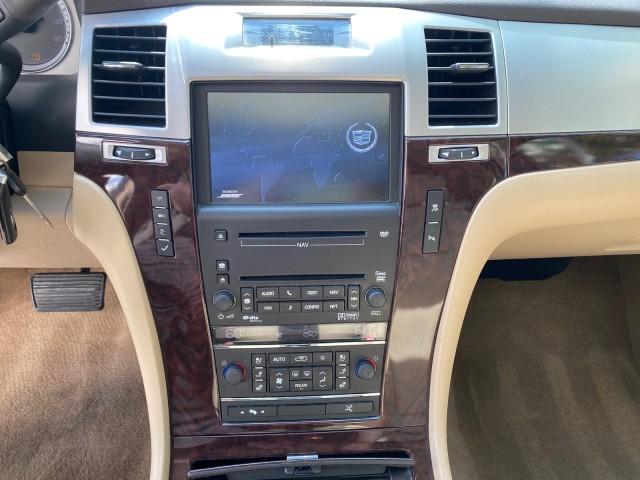 2010 White Diamond Tricoat /Cashmere/Cocoa Cadillac Escalade SUNROOF NAV Premium LOW MILES 66,933 (1GYUCCEF3AR) with an 6.2L Vortec 1000 V8 SFI E85 Engine engine, Automatic transmission, located at 4701 North Dixie Hwy, Pompano Beach, FL, 33064, (954) 422-2889, 26.240938, -80.123474 - OUR WEBPAGE FLORIDACARS1.COM HAS OVER 100 PHOTOS AND FREE CARFAX LINK 2010 Cadillac Escalade Premium 4 Door Wagon/Sport Utility 6.2L V8 F OHV 16V Flex Fuel 20 MPG Rear Wheel Drive Features A/C Seat(s) ABS Brakes Air Conditioning Alloy Wheels AM/FM Stereo Automatic Transmission Auxiliary Audio Input - Photo#60