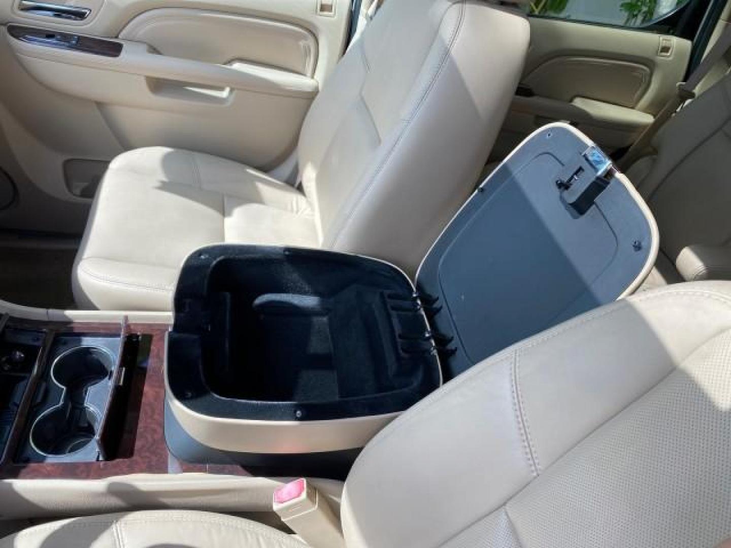 2010 White Diamond Tricoat /Cashmere/Cocoa Cadillac Escalade SUNROOF NAV Premium LOW MILES 66,933 (1GYUCCEF3AR) with an 6.2L Vortec 1000 V8 SFI E85 Engine engine, Automatic transmission, located at 4701 North Dixie Hwy, Pompano Beach, FL, 33064, (954) 422-2889, 26.240938, -80.123474 - OUR WEBPAGE FLORIDACARS1.COM HAS OVER 100 PHOTOS AND FREE CARFAX LINK 2010 Cadillac Escalade Premium 4 Door Wagon/Sport Utility 6.2L V8 F OHV 16V Flex Fuel 20 MPG Rear Wheel Drive Features A/C Seat(s) ABS Brakes Air Conditioning Alloy Wheels AM/FM Stereo Automatic Transmission Auxiliary Audio Input- Photo#69