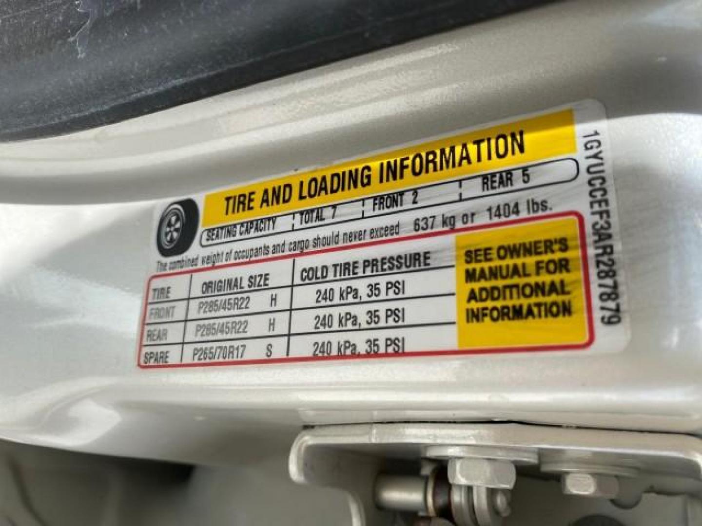 2010 White Diamond Tricoat /Cashmere/Cocoa Cadillac Escalade SUNROOF NAV Premium LOW MILES 66,933 (1GYUCCEF3AR) with an 6.2L Vortec 1000 V8 SFI E85 Engine engine, Automatic transmission, located at 4701 North Dixie Hwy, Pompano Beach, FL, 33064, (954) 422-2889, 26.240938, -80.123474 - OUR WEBPAGE FLORIDACARS1.COM HAS OVER 100 PHOTOS AND FREE CARFAX LINK 2010 Cadillac Escalade Premium 4 Door Wagon/Sport Utility 6.2L V8 F OHV 16V Flex Fuel 20 MPG Rear Wheel Drive Features A/C Seat(s) ABS Brakes Air Conditioning Alloy Wheels AM/FM Stereo Automatic Transmission Auxiliary Audio Input- Photo#80
