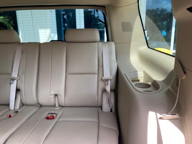 2010 White Diamond Tricoat /Cashmere/Cocoa Cadillac Escalade SUNROOF NAV Premium LOW MILES 66,933 (1GYUCCEF3AR) with an 6.2L Vortec 1000 V8 SFI E85 Engine engine, Automatic transmission, located at 4701 North Dixie Hwy, Pompano Beach, FL, 33064, (954) 422-2889, 26.240938, -80.123474 - OUR WEBPAGE FLORIDACARS1.COM HAS OVER 100 PHOTOS AND FREE CARFAX LINK 2010 Cadillac Escalade Premium 4 Door Wagon/Sport Utility 6.2L V8 F OHV 16V Flex Fuel 20 MPG Rear Wheel Drive Features A/C Seat(s) ABS Brakes Air Conditioning Alloy Wheels AM/FM Stereo Automatic Transmission Auxiliary Audio Input - Photo#96