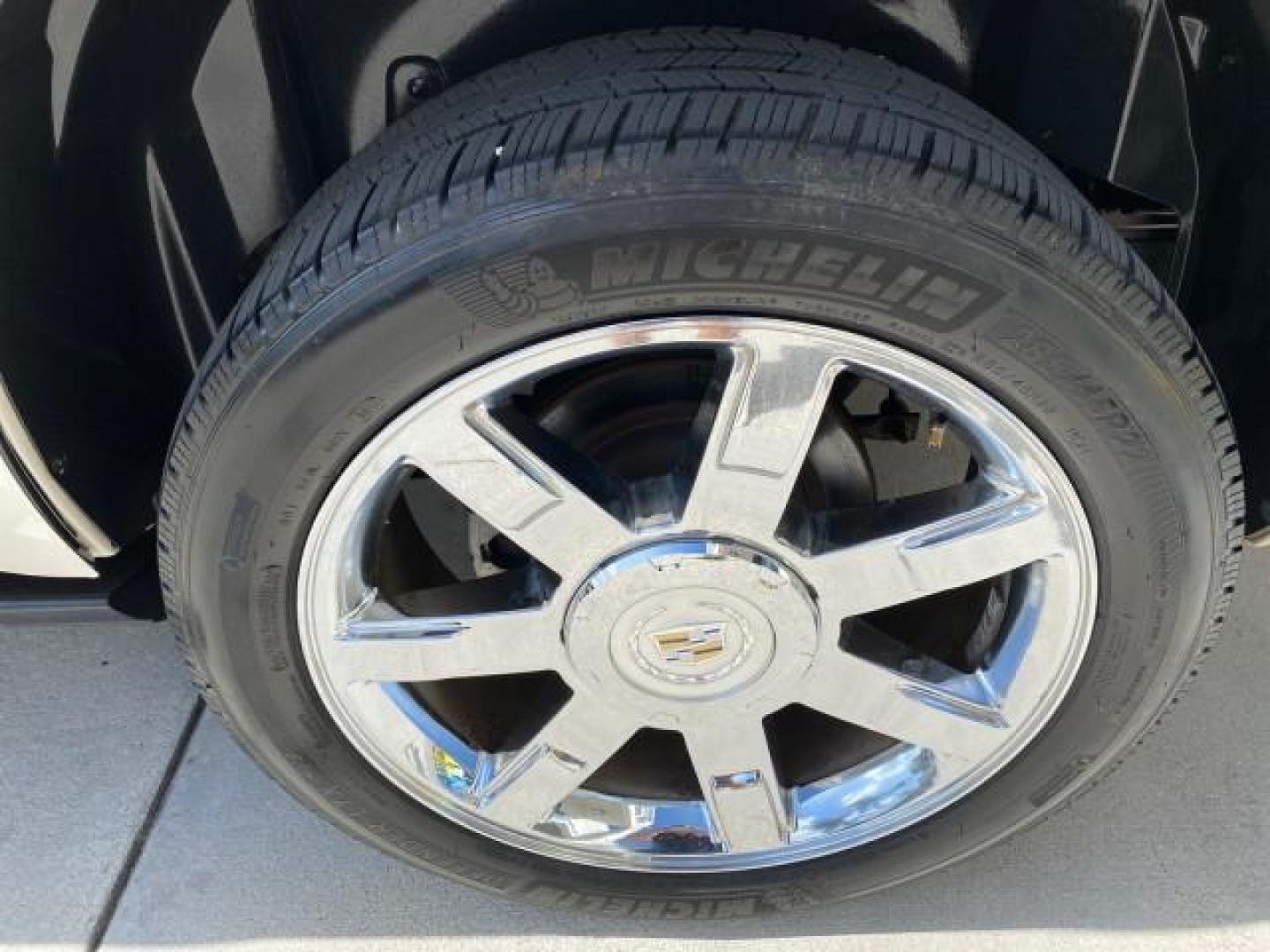 2010 White Diamond Tricoat /Cashmere/Cocoa Cadillac Escalade SUNROOF NAV Premium LOW MILES 66,933 (1GYUCCEF3AR) with an 6.2L Vortec 1000 V8 SFI E85 Engine engine, Automatic transmission, located at 4701 North Dixie Hwy, Pompano Beach, FL, 33064, (954) 422-2889, 26.240938, -80.123474 - OUR WEBPAGE FLORIDACARS1.COM HAS OVER 100 PHOTOS AND FREE CARFAX LINK 2010 Cadillac Escalade Premium 4 Door Wagon/Sport Utility 6.2L V8 F OHV 16V Flex Fuel 20 MPG Rear Wheel Drive Features A/C Seat(s) ABS Brakes Air Conditioning Alloy Wheels AM/FM Stereo Automatic Transmission Auxiliary Audio Input- Photo#98