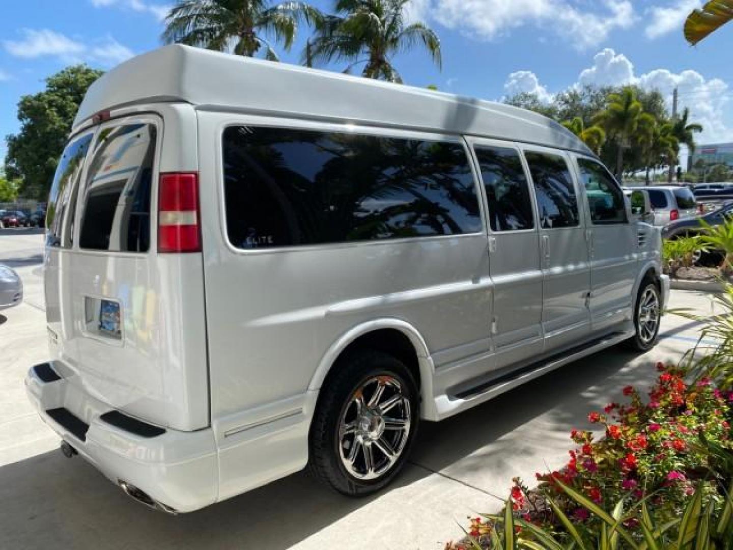 2012 Summit White /Neutral Chevrolet Express EXTENDED HIGH TOP CONVERSION 1 OWNER LOW MILES 36,054 (1GBWGLCG9C1) with an 6.0L Vortec 1000 V8 SFI Flex-Fuel Engine engine, Automatic transmission, located at 4701 North Dixie Hwy, Pompano Beach, FL, 33064, (954) 422-2889, 26.240938, -80.123474 - OUR WEBPAGE FLORIDACARS1.COM HAS OVER 100 PHOTOS AND FREE CARFAX LINK 2012 Chevrolet Express EXTENDED HIGH TOP CONVERSION VAN 1 OWNER Van 6.0L V8 F OHV 16V Flex Fuel 15 MPG Rear Wheel Drive Features ABS Brakes Air Conditioning Alloy Wheels AM/FM Stereo Automatic Transmission Auxiliary Audio Input Bl- Photo#7