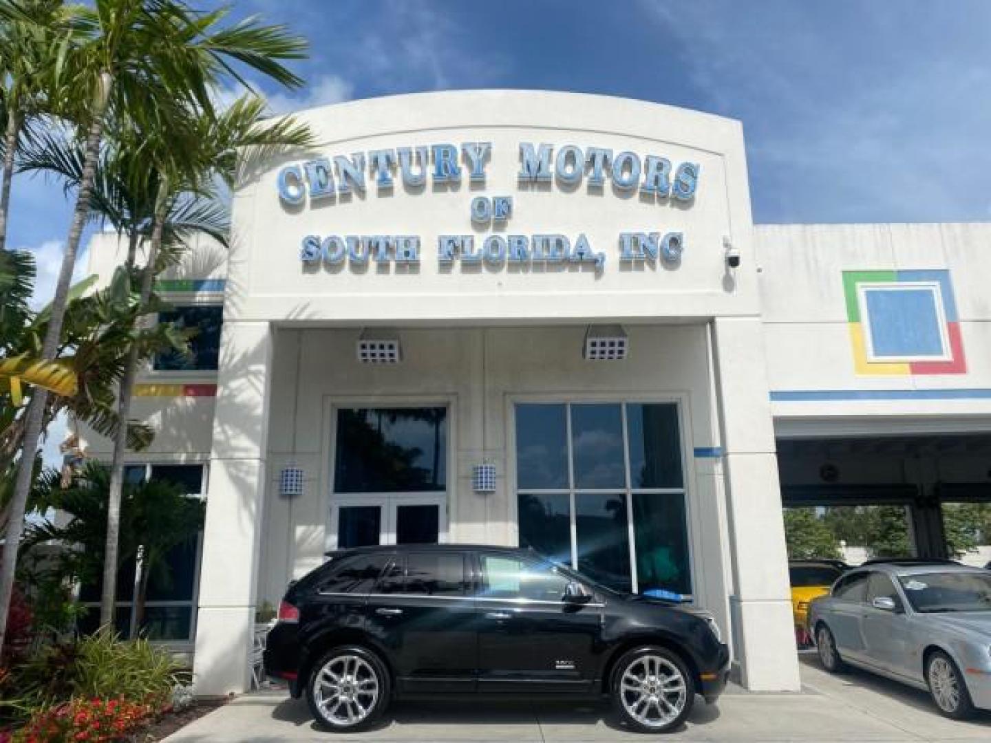 2010 Tuxedo Black Metallic /Charcoal Black Lincoln MKX 1 OWNER LOW MILES 27,203 SUNROOF NAV (2LMDJ6JC7AB) with an 3.5L DOHC 24-Valve V6 Duratec Engine engine, Automatic transmission, located at 4701 North Dixie Hwy, Pompano Beach, FL, 33064, (954) 422-2889, 26.240938, -80.123474 - OUR WEBPAGE FLORIDACARS1.COM HAS OVER 100 PHOTOS AND FREE CARFAX LINK 2010 Lincoln MKX 1 OWNER 4 Door Wagon/Sport Utility 3.5L V6 F DOHC 24V Gasoline 25 MPG Front Wheel Drive Features A/C Seat(s) ABS Brakes Air Conditioning Alloy Wheels AM/FM Stereo Automatic Transmission Auxiliary Audio Input Bluet - Photo#0