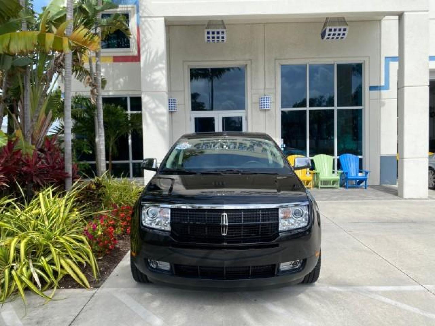 2010 Tuxedo Black Metallic /Charcoal Black Lincoln MKX 1 OWNER LOW MILES 27,203 SUNROOF NAV (2LMDJ6JC7AB) with an 3.5L DOHC 24-Valve V6 Duratec Engine engine, Automatic transmission, located at 4701 North Dixie Hwy, Pompano Beach, FL, 33064, (954) 422-2889, 26.240938, -80.123474 - OUR WEBPAGE FLORIDACARS1.COM HAS OVER 100 PHOTOS AND FREE CARFAX LINK 2010 Lincoln MKX 1 OWNER 4 Door Wagon/Sport Utility 3.5L V6 F DOHC 24V Gasoline 25 MPG Front Wheel Drive Features A/C Seat(s) ABS Brakes Air Conditioning Alloy Wheels AM/FM Stereo Automatic Transmission Auxiliary Audio Input Bluet - Photo#26