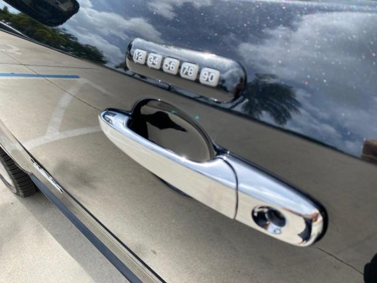 2010 Tuxedo Black Metallic /Charcoal Black Lincoln MKX 1 OWNER LOW MILES 27,203 SUNROOF NAV (2LMDJ6JC7AB) with an 3.5L DOHC 24-Valve V6 Duratec Engine engine, Automatic transmission, located at 4701 North Dixie Hwy, Pompano Beach, FL, 33064, (954) 422-2889, 26.240938, -80.123474 - OUR WEBPAGE FLORIDACARS1.COM HAS OVER 100 PHOTOS AND FREE CARFAX LINK 2010 Lincoln MKX 1 OWNER 4 Door Wagon/Sport Utility 3.5L V6 F DOHC 24V Gasoline 25 MPG Front Wheel Drive Features A/C Seat(s) ABS Brakes Air Conditioning Alloy Wheels AM/FM Stereo Automatic Transmission Auxiliary Audio Input Bluet - Photo#38