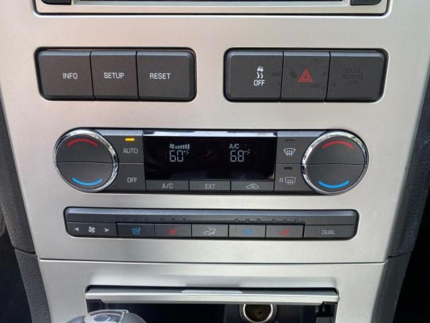 2010 Tuxedo Black Metallic /Charcoal Black Lincoln MKX 1 OWNER LOW MILES 27,203 SUNROOF NAV (2LMDJ6JC7AB) with an 3.5L DOHC 24-Valve V6 Duratec Engine engine, Automatic transmission, located at 4701 North Dixie Hwy, Pompano Beach, FL, 33064, (954) 422-2889, 26.240938, -80.123474 - OUR WEBPAGE FLORIDACARS1.COM HAS OVER 100 PHOTOS AND FREE CARFAX LINK 2010 Lincoln MKX 1 OWNER 4 Door Wagon/Sport Utility 3.5L V6 F DOHC 24V Gasoline 25 MPG Front Wheel Drive Features A/C Seat(s) ABS Brakes Air Conditioning Alloy Wheels AM/FM Stereo Automatic Transmission Auxiliary Audio Input Bluet - Photo#60