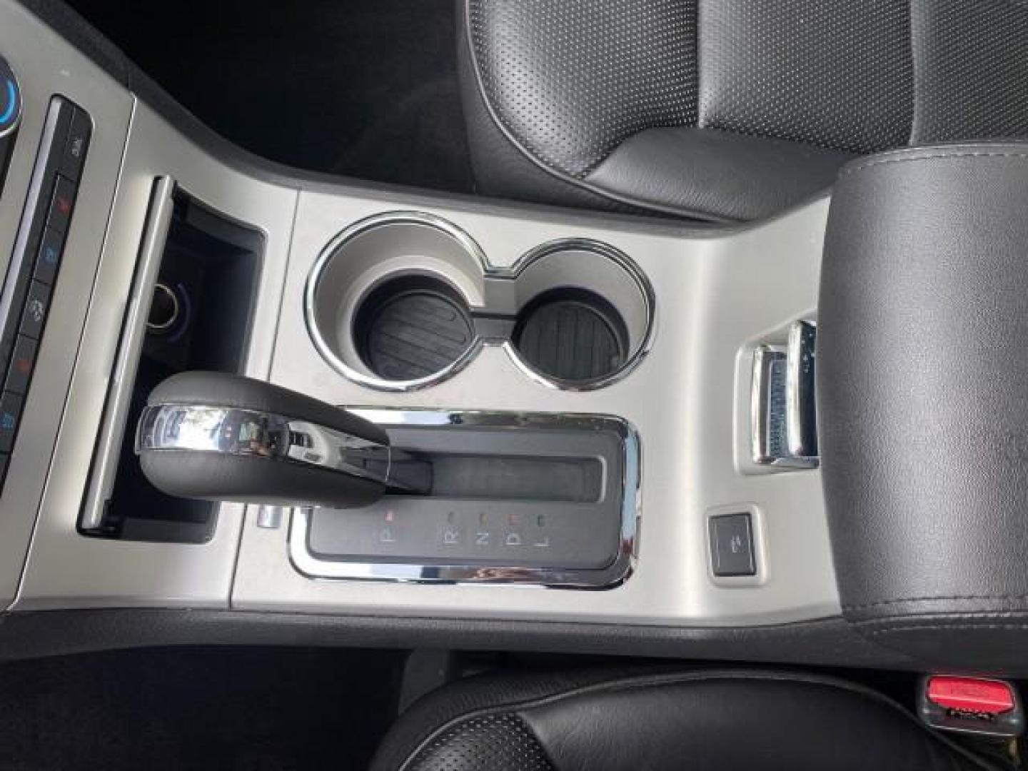2010 Tuxedo Black Metallic /Charcoal Black Lincoln MKX 1 OWNER LOW MILES 27,203 SUNROOF NAV (2LMDJ6JC7AB) with an 3.5L DOHC 24-Valve V6 Duratec Engine engine, Automatic transmission, located at 4701 North Dixie Hwy, Pompano Beach, FL, 33064, (954) 422-2889, 26.240938, -80.123474 - OUR WEBPAGE FLORIDACARS1.COM HAS OVER 100 PHOTOS AND FREE CARFAX LINK 2010 Lincoln MKX 1 OWNER 4 Door Wagon/Sport Utility 3.5L V6 F DOHC 24V Gasoline 25 MPG Front Wheel Drive Features A/C Seat(s) ABS Brakes Air Conditioning Alloy Wheels AM/FM Stereo Automatic Transmission Auxiliary Audio Input Bluet - Photo#64