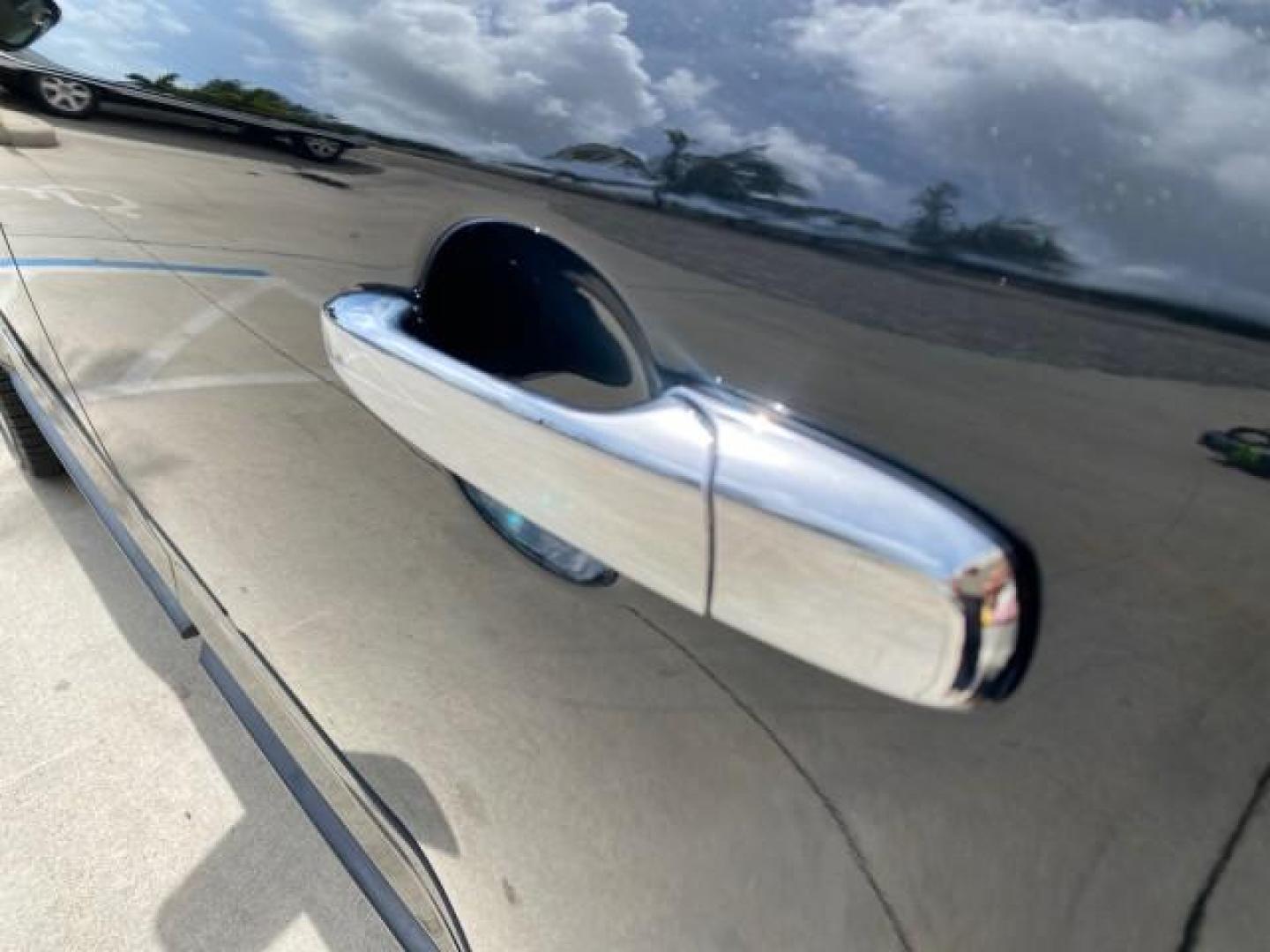 2010 Tuxedo Black Metallic /Charcoal Black Lincoln MKX 1 OWNER LOW MILES 27,203 SUNROOF NAV (2LMDJ6JC7AB) with an 3.5L DOHC 24-Valve V6 Duratec Engine engine, Automatic transmission, located at 4701 North Dixie Hwy, Pompano Beach, FL, 33064, (954) 422-2889, 26.240938, -80.123474 - OUR WEBPAGE FLORIDACARS1.COM HAS OVER 100 PHOTOS AND FREE CARFAX LINK 2010 Lincoln MKX 1 OWNER 4 Door Wagon/Sport Utility 3.5L V6 F DOHC 24V Gasoline 25 MPG Front Wheel Drive Features A/C Seat(s) ABS Brakes Air Conditioning Alloy Wheels AM/FM Stereo Automatic Transmission Auxiliary Audio Input Bluet - Photo#80