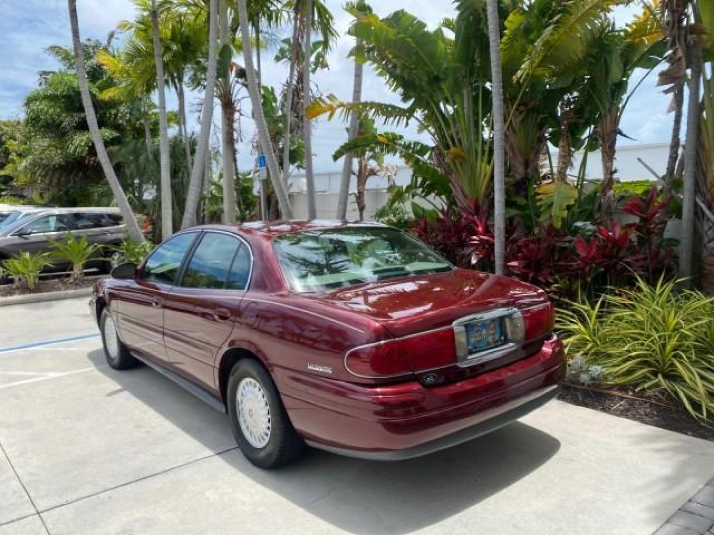 2000 Medium Red Pearl /Taupe Buick LeSabre Limited LEATHER LOW MILES (1G4HR54K1YU) with an 3.8L SFI V6 3800 Series II Engine engine, Automatic transmission, located at 4701 North Dixie Hwy, Pompano Beach, FL, 33064, (954) 422-2889, 26.240938, -80.123474 - OUR WEBPAGE FLORIDACARS1.COM HAS OVER 100 PHOTOS AND FREE CARFAX LINK 2000 Buick Lesabre Limited Sedan 4 DR 3.8L V6 F 12V Gasoline 30 MPG Front Wheel Drive Features ABS Brakes Air Conditioning Alloy Wheels AM/FM Stereo Automatic Transmission Cassette Player CD Audio Cruise Control Leather Seats Powe- Photo#32