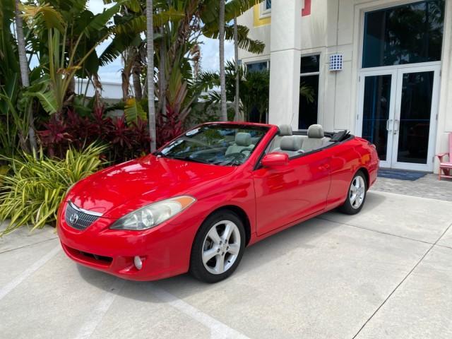 2004 Absolutely Red /Dark Stone Toyota Camry Solara CONV SE 1 OWNER 74972 Mi (4T1FA38P64U) with an 3.3L DOHC SMPI VVT-i 24-Valve V6 Engine engine, Automatic transmission, located at 4701 North Dixie Hwy, Pompano Beach, FL, 33064, (954) 422-2889, 26.240938, -80.123474 - OUR WEBPAGE FLORIDACARS1.COM HAS OVER 100 PHOTOS AND FREE CARFAX LINK 2004 Toyota Camry Solara SE V6 Convertible 3.3L V6 F DOHC 24V Gasoline 29 MPG Front Wheel Drive Features ABS Brakes Air Conditioning Alloy Wheels AM/FM Stereo Automatic Transmission Cassette Player CD Audio Cloth Seats Cruise Cont - Photo#31
