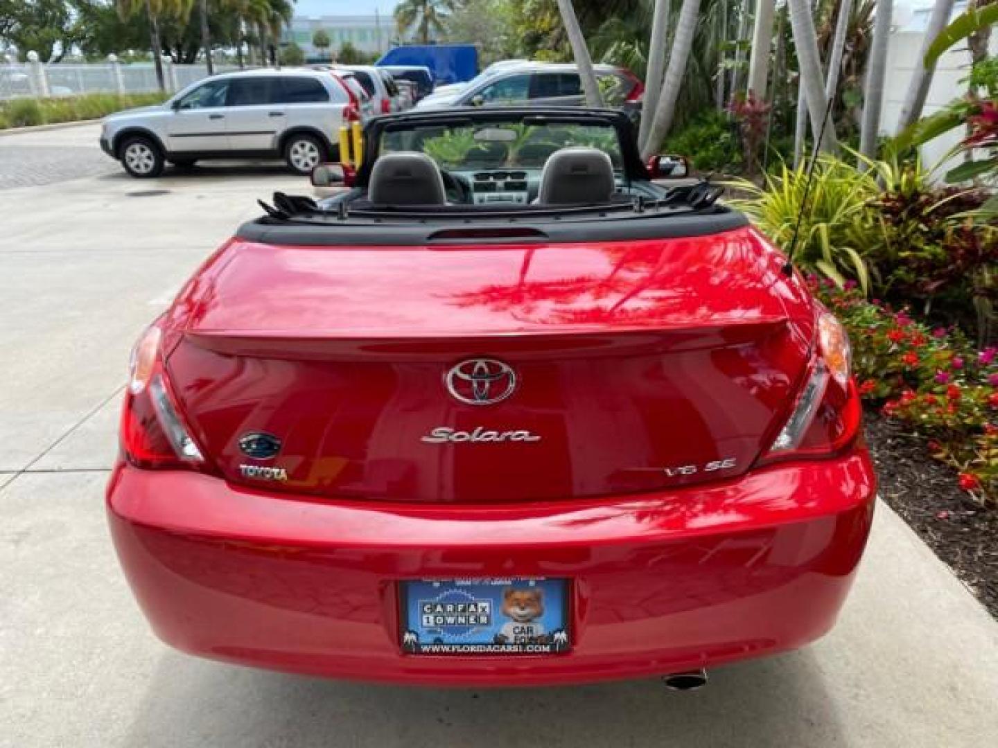 2004 Absolutely Red /Dark Stone Toyota Camry Solara CONV SE 1 OWNER 74972 Mi (4T1FA38P64U) with an 3.3L DOHC SMPI VVT-i 24-Valve V6 Engine engine, Automatic transmission, located at 4701 North Dixie Hwy, Pompano Beach, FL, 33064, (954) 422-2889, 26.240938, -80.123474 - OUR WEBPAGE FLORIDACARS1.COM HAS OVER 100 PHOTOS AND FREE CARFAX LINK 2004 Toyota Camry Solara SE V6 Convertible 3.3L V6 F DOHC 24V Gasoline 29 MPG Front Wheel Drive Features ABS Brakes Air Conditioning Alloy Wheels AM/FM Stereo Automatic Transmission Cassette Player CD Audio Cloth Seats Cruise Cont- Photo#45