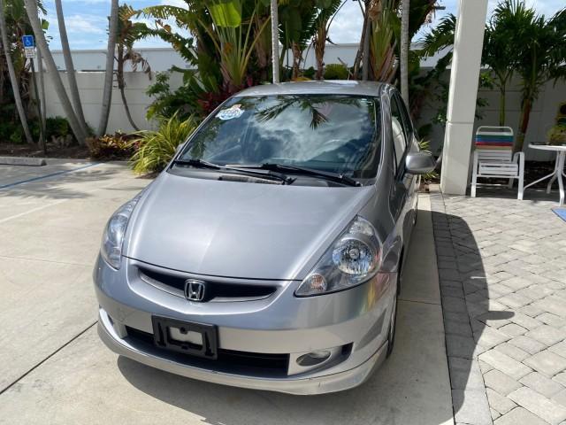 2007 Storm Silver Metallic /Black Honda Fit Sport 1 OWNER LOW MILES 22,306 (JHMGD38607S) with an 1.5L SOHC PGM-FI 16-Valve VTEC I4 Engine engine, Automatic transmission, located at 4701 North Dixie Hwy, Pompano Beach, FL, 33064, (954) 422-2889, 26.240938, -80.123474 - OUR WEBPAGE FLORIDACARS1.COM HAS OVER 100 PHOTOS AND FREE CARFAX LINK 2007 Honda Fit Sport 1 OWNER Hatchback 4 DR 1.5L I4 F SOHC Gasoline 37 MPG Front Wheel Drive Features ABS Brakes Air Conditioning Alloy Wheels AM/FM Stereo Automatic Transmission Auxiliary Audio Input CD Audio Cloth Seats Cruise C - Photo#3