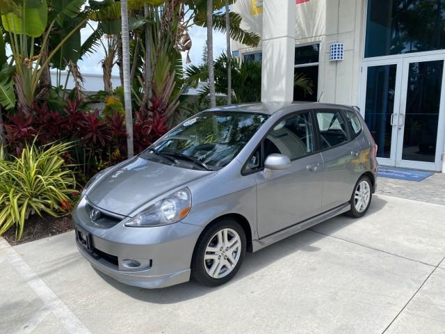 2007 Storm Silver Metallic /Black Honda Fit Sport 1 OWNER LOW MILES 22,306 (JHMGD38607S) with an 1.5L SOHC PGM-FI 16-Valve VTEC I4 Engine engine, Automatic transmission, located at 4701 North Dixie Hwy, Pompano Beach, FL, 33064, (954) 422-2889, 26.240938, -80.123474 - OUR WEBPAGE FLORIDACARS1.COM HAS OVER 100 PHOTOS AND FREE CARFAX LINK 2007 Honda Fit Sport 1 OWNER Hatchback 4 DR 1.5L I4 F SOHC Gasoline 37 MPG Front Wheel Drive Features ABS Brakes Air Conditioning Alloy Wheels AM/FM Stereo Automatic Transmission Auxiliary Audio Input CD Audio Cloth Seats Cruise C - Photo#28