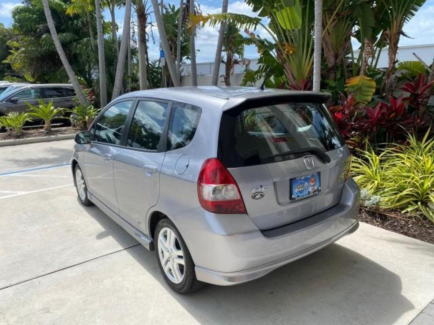 2007 Storm Silver Metallic /Black Honda Fit FIT Sport 1 OWNER LOW MILES 22,306 (JHMGD38607S) with an 1.5L SOHC PGM-FI 16-Valve VTEC I4 Engine engine, Automatic transmission, located at 4701 North Dixie Hwy, Pompano Beach, FL, 33064, (954) 422-2889, 26.240938, -80.123474 - OUR WEBPAGE FLORIDACARS1.COM HAS OVER 100 PHOTOS AND FREE CARFAX LINK 2007 Honda Fit Sport 1 OWNER Hatchback 4 DR 1.5L I4 F SOHC Gasoline 37 MPG Front Wheel Drive Features ABS Brakes Air Conditioning Alloy Wheels AM/FM Stereo Automatic Transmission Auxiliary Audio Input CD Audio Cloth Seats Cruise C- Photo#32