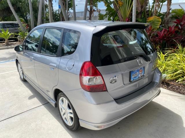 2007 Storm Silver Metallic /Black Honda Fit Sport 1 OWNER LOW MILES 22,306 (JHMGD38607S) with an 1.5L SOHC PGM-FI 16-Valve VTEC I4 Engine engine, Automatic transmission, located at 4701 North Dixie Hwy, Pompano Beach, FL, 33064, (954) 422-2889, 26.240938, -80.123474 - OUR WEBPAGE FLORIDACARS1.COM HAS OVER 100 PHOTOS AND FREE CARFAX LINK 2007 Honda Fit Sport 1 OWNER Hatchback 4 DR 1.5L I4 F SOHC Gasoline 37 MPG Front Wheel Drive Features ABS Brakes Air Conditioning Alloy Wheels AM/FM Stereo Automatic Transmission Auxiliary Audio Input CD Audio Cloth Seats Cruise C - Photo#33