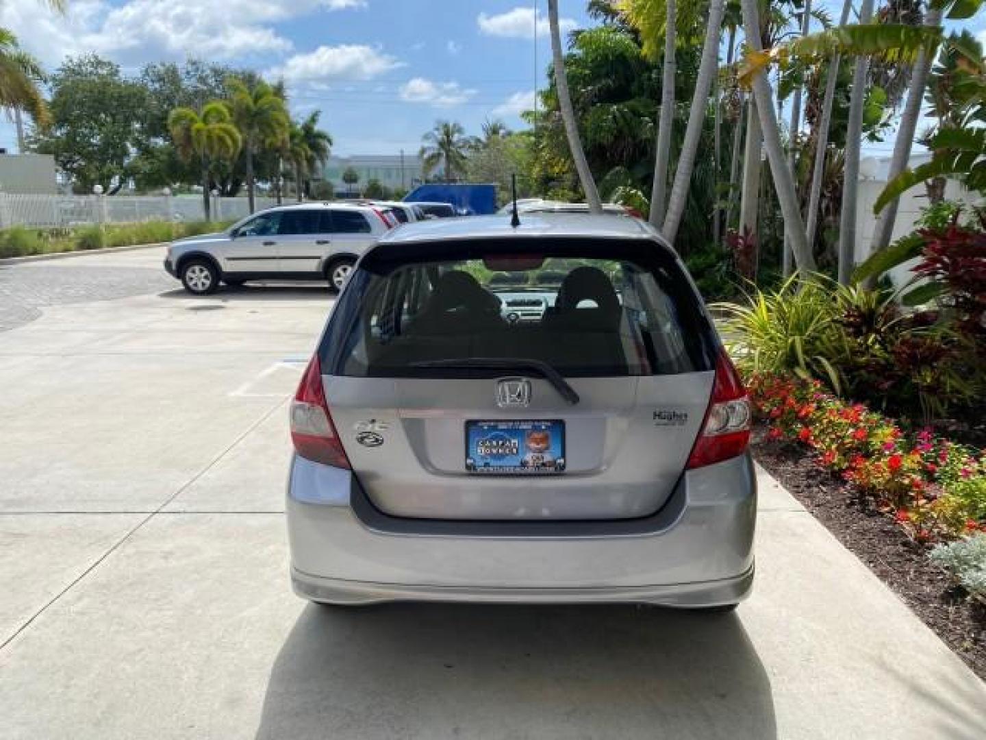 2007 Storm Silver Metallic /Black Honda Fit FIT Sport 1 OWNER LOW MILES 22,306 (JHMGD38607S) with an 1.5L SOHC PGM-FI 16-Valve VTEC I4 Engine engine, Automatic transmission, located at 4701 North Dixie Hwy, Pompano Beach, FL, 33064, (954) 422-2889, 26.240938, -80.123474 - OUR WEBPAGE FLORIDACARS1.COM HAS OVER 100 PHOTOS AND FREE CARFAX LINK 2007 Honda Fit Sport 1 OWNER Hatchback 4 DR 1.5L I4 F SOHC Gasoline 37 MPG Front Wheel Drive Features ABS Brakes Air Conditioning Alloy Wheels AM/FM Stereo Automatic Transmission Auxiliary Audio Input CD Audio Cloth Seats Cruise C- Photo#34