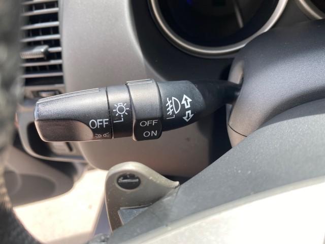 2007 Storm Silver Metallic /Black Honda Fit Sport 1 OWNER LOW MILES 22,306 (JHMGD38607S) with an 1.5L SOHC PGM-FI 16-Valve VTEC I4 Engine engine, Automatic transmission, located at 4701 North Dixie Hwy, Pompano Beach, FL, 33064, (954) 422-2889, 26.240938, -80.123474 - OUR WEBPAGE FLORIDACARS1.COM HAS OVER 100 PHOTOS AND FREE CARFAX LINK 2007 Honda Fit Sport 1 OWNER Hatchback 4 DR 1.5L I4 F SOHC Gasoline 37 MPG Front Wheel Drive Features ABS Brakes Air Conditioning Alloy Wheels AM/FM Stereo Automatic Transmission Auxiliary Audio Input CD Audio Cloth Seats Cruise C - Photo#50