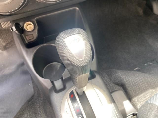 2007 Storm Silver Metallic /Black Honda Fit Sport 1 OWNER LOW MILES 22,306 (JHMGD38607S) with an 1.5L SOHC PGM-FI 16-Valve VTEC I4 Engine engine, Automatic transmission, located at 4701 North Dixie Hwy, Pompano Beach, FL, 33064, (954) 422-2889, 26.240938, -80.123474 - OUR WEBPAGE FLORIDACARS1.COM HAS OVER 100 PHOTOS AND FREE CARFAX LINK 2007 Honda Fit Sport 1 OWNER Hatchback 4 DR 1.5L I4 F SOHC Gasoline 37 MPG Front Wheel Drive Features ABS Brakes Air Conditioning Alloy Wheels AM/FM Stereo Automatic Transmission Auxiliary Audio Input CD Audio Cloth Seats Cruise C - Photo#66