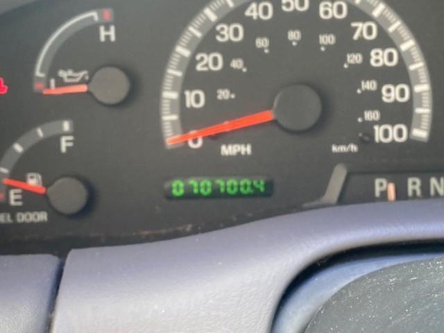 2003 Oxford White /Medium Graphite Ford F-150 XLT SPORT LOW MILES 70,700 1 OWNER (2FTRX17L63C) with an 5.4L 8-Cyl Engine engine, Automatic transmission, located at 4701 North Dixie Hwy, Pompano Beach, FL, 33064, (954) 422-2889, 26.240938, -80.123474 - OUR WEBPAGE FLORIDACARS1.COM HAS OVER 100 PHOTOS AND FREE CARFAX LINK 2003 Ford F-150 XLT 4 Door Extended Cab Pickup 5.4L V8 F SOHC 16V Gasoline 20 MPG Rear Wheel Drive Features ABS Brakes Air Conditioning Alloy Wheels AM/FM Stereo Automatic Transmission Auxiliary Audio Input Bluetooth Technology CD - Photo#18