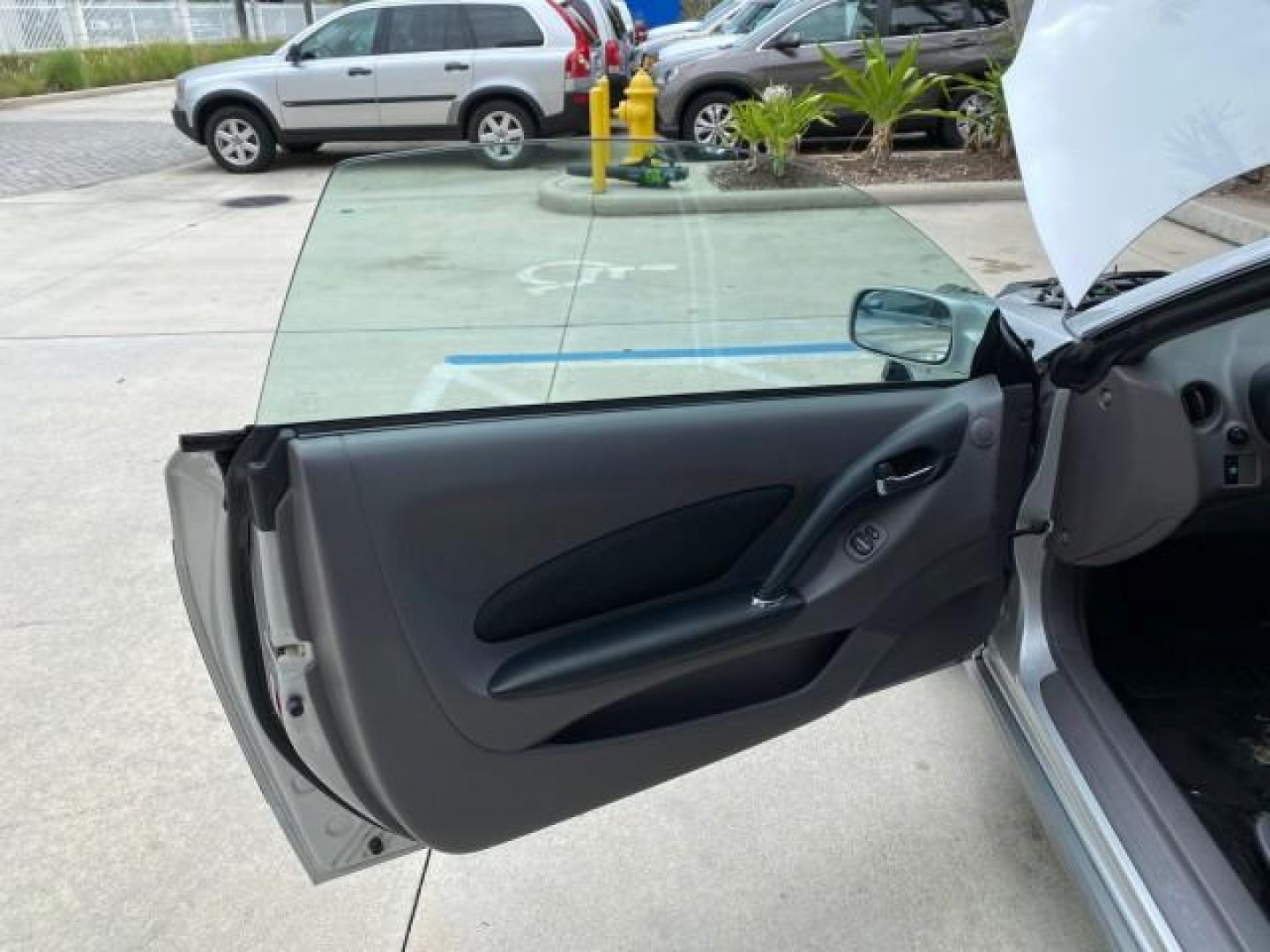2001 Liquid Silver /Black/Silver Toyota Celica GT COUPE LOW MILES 60,070 (JTDDR32T310) with an 1.8L DOHC MPFI 16-Valve 4-Cyl Engine engine, Automatic transmission, located at 4701 North Dixie Hwy, Pompano Beach, FL, 33064, (954) 422-2889, 26.240938, -80.123474 - OUR WEBPAGE FLORIDACARS1.COM HAS OVER 100 PHOTOS AND FREE CARFAX LINK 2001 Toyota Celica GT Hatchback 2 DR 1.8L I4 F DOHC 16V Gasoline 34 MPG Front Wheel Drive Features Air Conditioning Alloy Wheels AM/FM Stereo Automatic Transmission Cassette Player CD Audio Cloth Seats Cruise Control Power Locks P- Photo#9