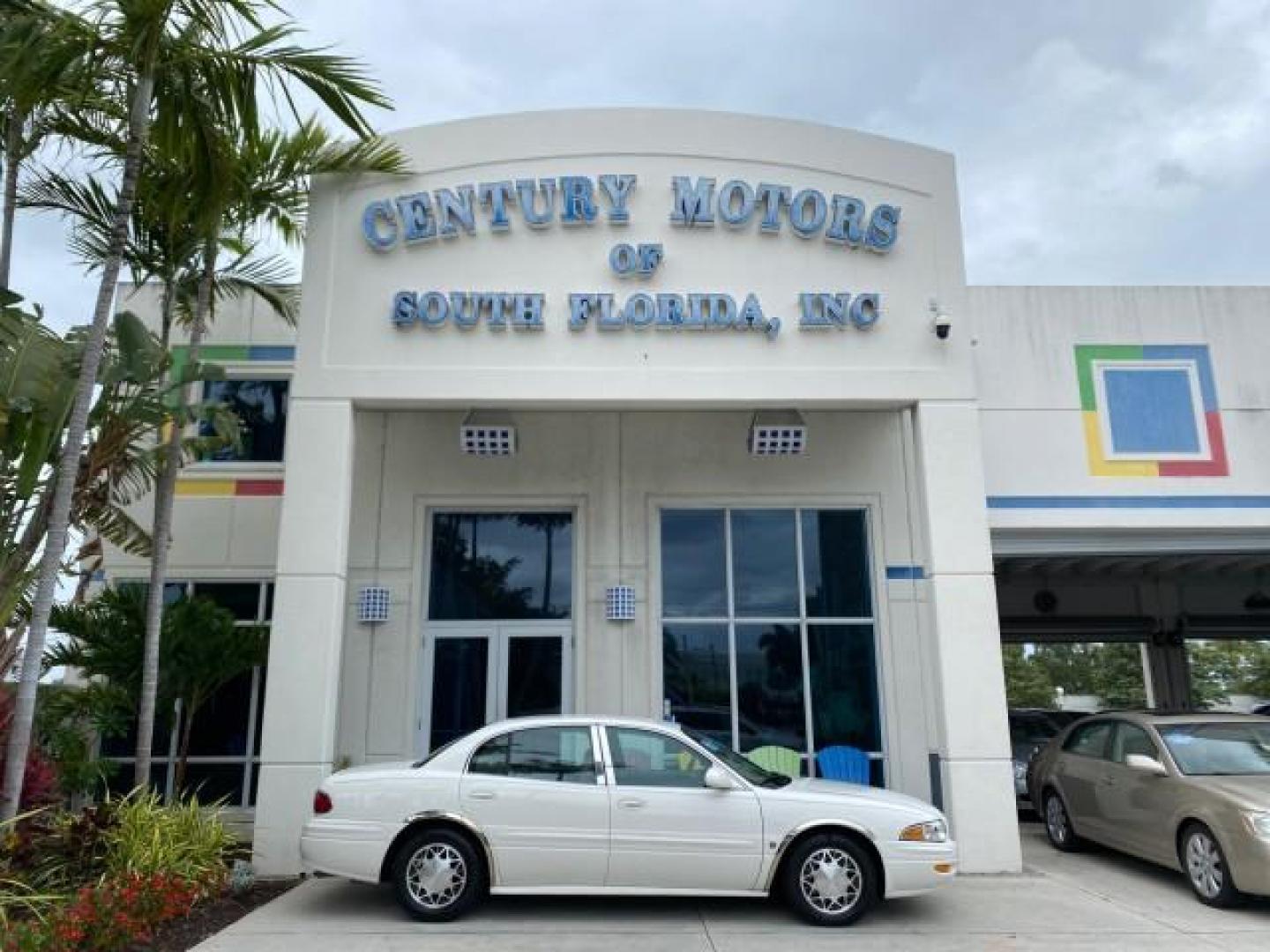2003 White /Taupe Buick LeSabre LEATHER LOADED LOW MILES 25,425 (1G4HP52K034) with an 3.8L 3800 V6 SFI Engine engine, Automatic transmission, located at 4701 North Dixie Hwy, Pompano Beach, FL, 33064, (954) 422-2889, 26.240938, -80.123474 - OUR WEBPAGE FLORIDACARS1.COM HAS OVER 100 PHOTOS AND FREE CARFAX LINK 2003 Buick Lesabre Custom Sedan 4 DR 3.8L V6 F 12V Gasoline 29 MPG Front Wheel Drive Features ABS Brakes Air Conditioning AM/FM Stereo Automatic Transmission Cassette Player CD Audio Cruise Control Leather Seats Power Locks Power- Photo#0