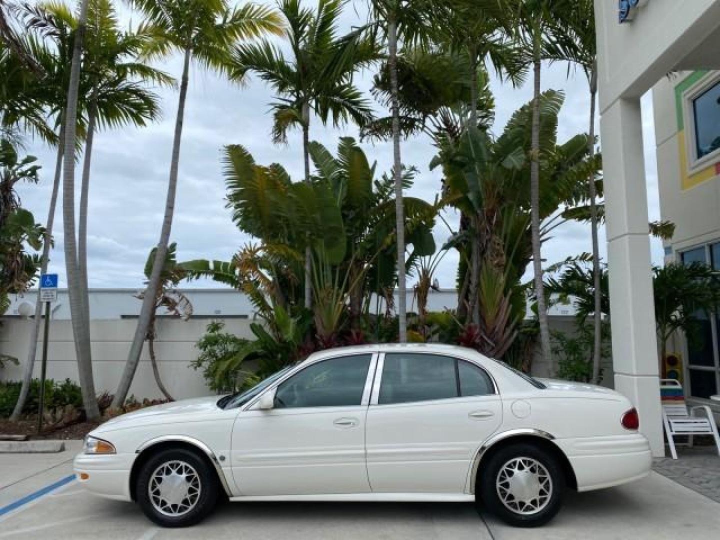 2003 White /Taupe Buick LeSabre LEATHER LOADED LOW MILES 25,425 (1G4HP52K034) with an 3.8L 3800 V6 SFI Engine engine, Automatic transmission, located at 4701 North Dixie Hwy, Pompano Beach, FL, 33064, (954) 422-2889, 26.240938, -80.123474 - OUR WEBPAGE FLORIDACARS1.COM HAS OVER 100 PHOTOS AND FREE CARFAX LINK 2003 Buick Lesabre Custom Sedan 4 DR 3.8L V6 F 12V Gasoline 29 MPG Front Wheel Drive Features ABS Brakes Air Conditioning AM/FM Stereo Automatic Transmission Cassette Player CD Audio Cruise Control Leather Seats Power Locks Power- Photo#4