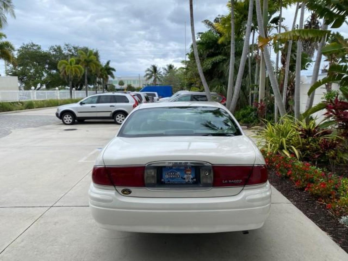 2003 White /Taupe Buick LeSabre LEATHER LOADED LOW MILES 25,425 (1G4HP52K034) with an 3.8L 3800 V6 SFI Engine engine, Automatic transmission, located at 4701 North Dixie Hwy, Pompano Beach, FL, 33064, (954) 422-2889, 26.240938, -80.123474 - OUR WEBPAGE FLORIDACARS1.COM HAS OVER 100 PHOTOS AND FREE CARFAX LINK 2003 Buick Lesabre Custom Sedan 4 DR 3.8L V6 F 12V Gasoline 29 MPG Front Wheel Drive Features ABS Brakes Air Conditioning AM/FM Stereo Automatic Transmission Cassette Player CD Audio Cruise Control Leather Seats Power Locks Power- Photo#6