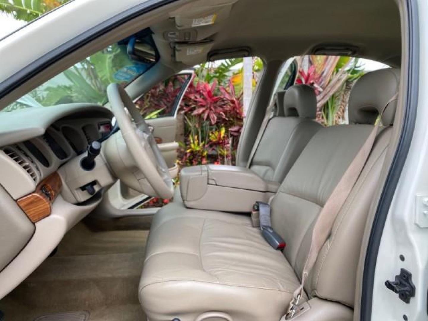 2003 White /Taupe Buick LeSabre LEATHER LOADED LOW MILES 25,425 (1G4HP52K034) with an 3.8L 3800 V6 SFI Engine engine, Automatic transmission, located at 4701 North Dixie Hwy, Pompano Beach, FL, 33064, (954) 422-2889, 26.240938, -80.123474 - OUR WEBPAGE FLORIDACARS1.COM HAS OVER 100 PHOTOS AND FREE CARFAX LINK 2003 Buick Lesabre Custom Sedan 4 DR 3.8L V6 F 12V Gasoline 29 MPG Front Wheel Drive Features ABS Brakes Air Conditioning AM/FM Stereo Automatic Transmission Cassette Player CD Audio Cruise Control Leather Seats Power Locks Power- Photo#9