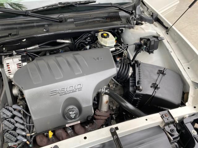2003 White /Taupe Buick LeSabre LEATHER LOADED LOW MILES 25,425 (1G4HP52K034) with an 3.8L 3800 V6 SFI Engine engine, Automatic transmission, located at 4701 North Dixie Hwy, Pompano Beach, FL, 33064, (954) 422-2889, 26.240938, -80.123474 - OUR WEBPAGE FLORIDACARS1.COM HAS OVER 100 PHOTOS AND FREE CARFAX LINK 2003 Buick Lesabre Custom Sedan 4 DR 3.8L V6 F 12V Gasoline 29 MPG Front Wheel Drive Features ABS Brakes Air Conditioning AM/FM Stereo Automatic Transmission Cassette Player CD Audio Cruise Control Leather Seats Power Locks Power - Photo#24