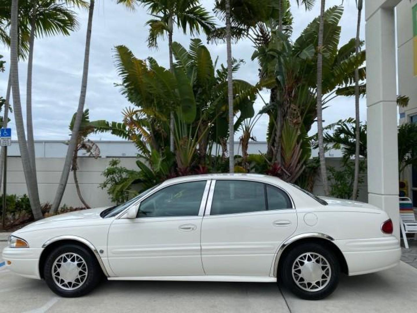 2003 White /Taupe Buick LeSabre LEATHER LOADED LOW MILES 25,425 (1G4HP52K034) with an 3.8L 3800 V6 SFI Engine engine, Automatic transmission, located at 4701 North Dixie Hwy, Pompano Beach, FL, 33064, (954) 422-2889, 26.240938, -80.123474 - OUR WEBPAGE FLORIDACARS1.COM HAS OVER 100 PHOTOS AND FREE CARFAX LINK 2003 Buick Lesabre Custom Sedan 4 DR 3.8L V6 F 12V Gasoline 29 MPG Front Wheel Drive Features ABS Brakes Air Conditioning AM/FM Stereo Automatic Transmission Cassette Player CD Audio Cruise Control Leather Seats Power Locks Power- Photo#30