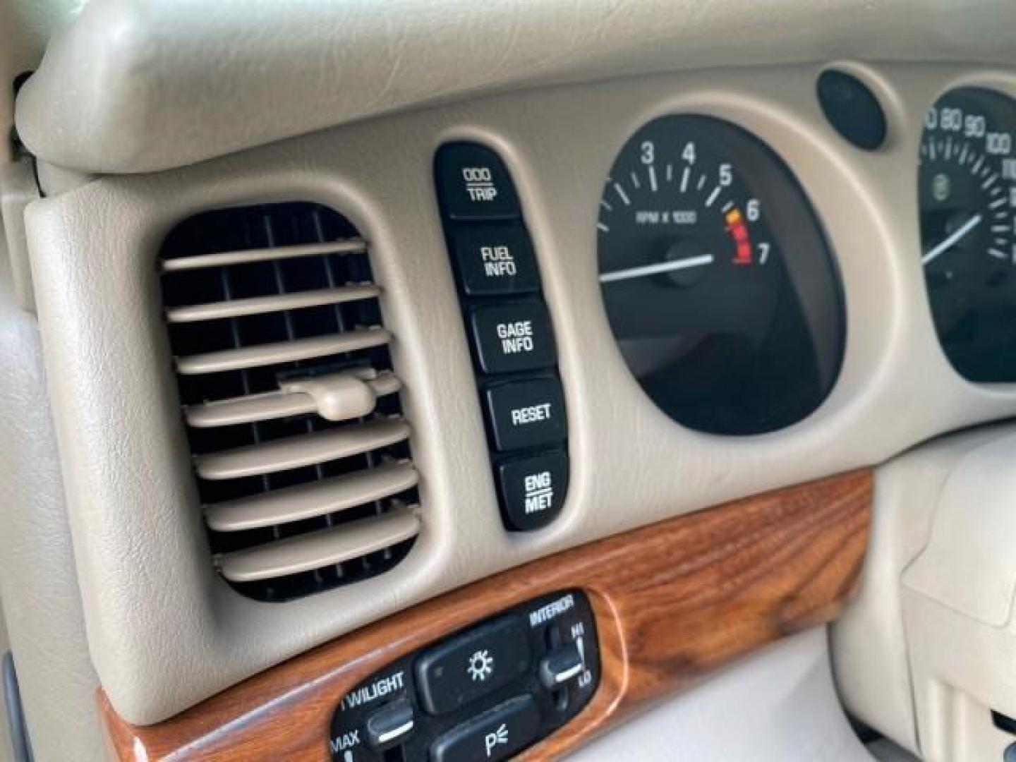 2003 White /Taupe Buick LeSabre LEATHER LOADED LOW MILES 25,425 (1G4HP52K034) with an 3.8L 3800 V6 SFI Engine engine, Automatic transmission, located at 4701 North Dixie Hwy, Pompano Beach, FL, 33064, (954) 422-2889, 26.240938, -80.123474 - OUR WEBPAGE FLORIDACARS1.COM HAS OVER 100 PHOTOS AND FREE CARFAX LINK 2003 Buick Lesabre Custom Sedan 4 DR 3.8L V6 F 12V Gasoline 29 MPG Front Wheel Drive Features ABS Brakes Air Conditioning AM/FM Stereo Automatic Transmission Cassette Player CD Audio Cruise Control Leather Seats Power Locks Power- Photo#55