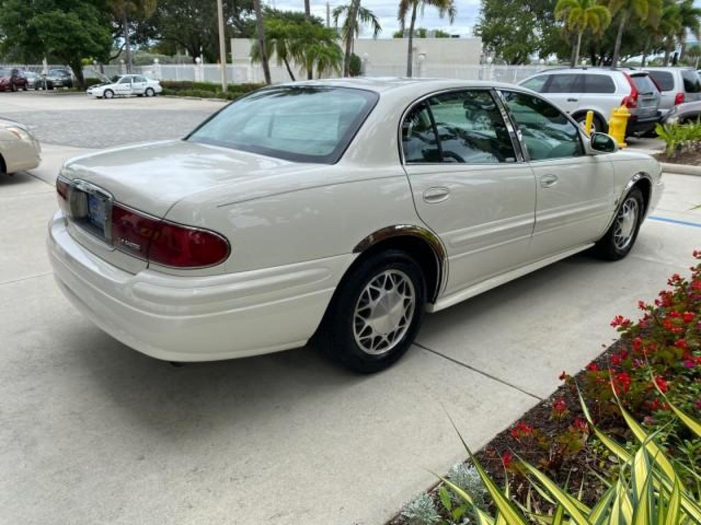 2003 White /Taupe Buick LeSabre LEATHER LOADED LOW MILES 25,425 (1G4HP52K034) with an 3.8L 3800 V6 SFI Engine engine, Automatic transmission, located at 4701 North Dixie Hwy, Pompano Beach, FL, 33064, (954) 422-2889, 26.240938, -80.123474 - OUR WEBPAGE FLORIDACARS1.COM HAS OVER 100 PHOTOS AND FREE CARFAX LINK 2003 Buick Lesabre Custom Sedan 4 DR 3.8L V6 F 12V Gasoline 29 MPG Front Wheel Drive Features ABS Brakes Air Conditioning AM/FM Stereo Automatic Transmission Cassette Player CD Audio Cruise Control Leather Seats Power Locks Power- Photo#93