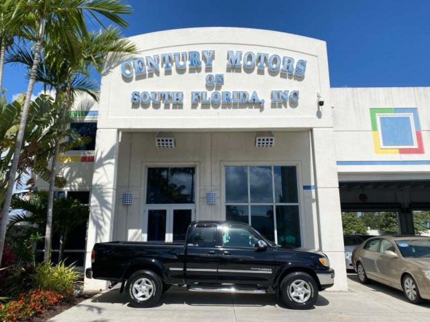 2002 Black /Oak Toyota Tundra ACCESS SR5 LEATHER LOW MILES 90,481 (5TBRN34102S) with an 3.4L DOHC EFI 24-Valve V6 Engine engine, Automatic transmission, located at 4701 North Dixie Hwy, Pompano Beach, FL, 33064, (954) 422-2889, 26.240938, -80.123474 - OUR WEBPAGE FLORIDACARS1.COM HAS OVER 100 PHOTOS AND FREE CARFAX LINK 2002 Toyota Tundra SR5 4 Door Extended Cab Pickup 3.4L V6 F DOHC 24V Gasoline 20 MPG Rear Wheel Drive Features ABS Brakes Air Conditioning Alloy Wheels AM/FM Stereo Automatic Transmission Bed Liner CD Audio Cruise Control Leather- Photo#0