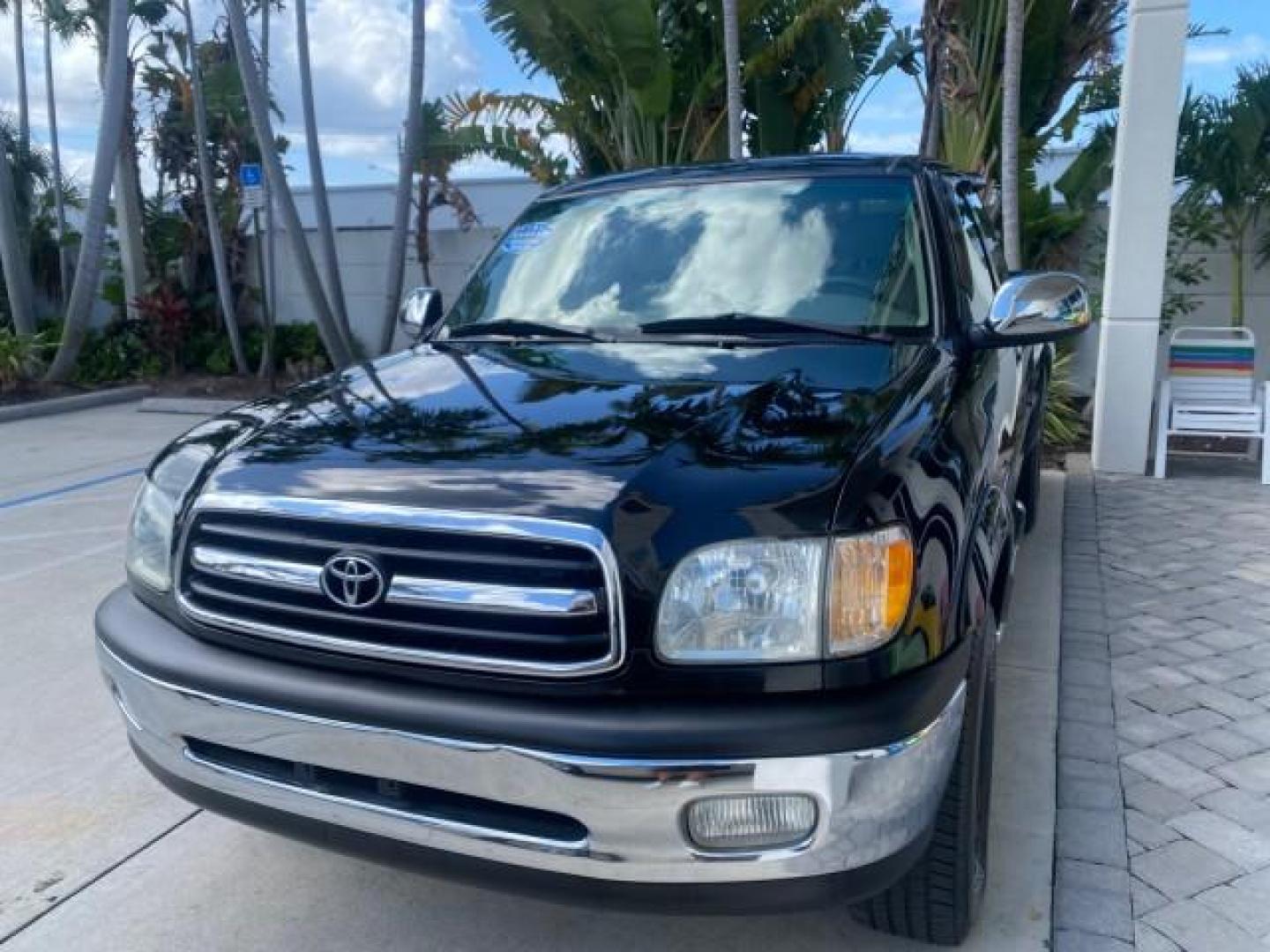 2002 Black /Oak Toyota Tundra ACCESS SR5 LEATHER LOW MILES 90,481 (5TBRN34102S) with an 3.4L DOHC EFI 24-Valve V6 Engine engine, Automatic transmission, located at 4701 North Dixie Hwy, Pompano Beach, FL, 33064, (954) 422-2889, 26.240938, -80.123474 - OUR WEBPAGE FLORIDACARS1.COM HAS OVER 100 PHOTOS AND FREE CARFAX LINK 2002 Toyota Tundra SR5 4 Door Extended Cab Pickup 3.4L V6 F DOHC 24V Gasoline 20 MPG Rear Wheel Drive Features ABS Brakes Air Conditioning Alloy Wheels AM/FM Stereo Automatic Transmission Bed Liner CD Audio Cruise Control Leather- Photo#3