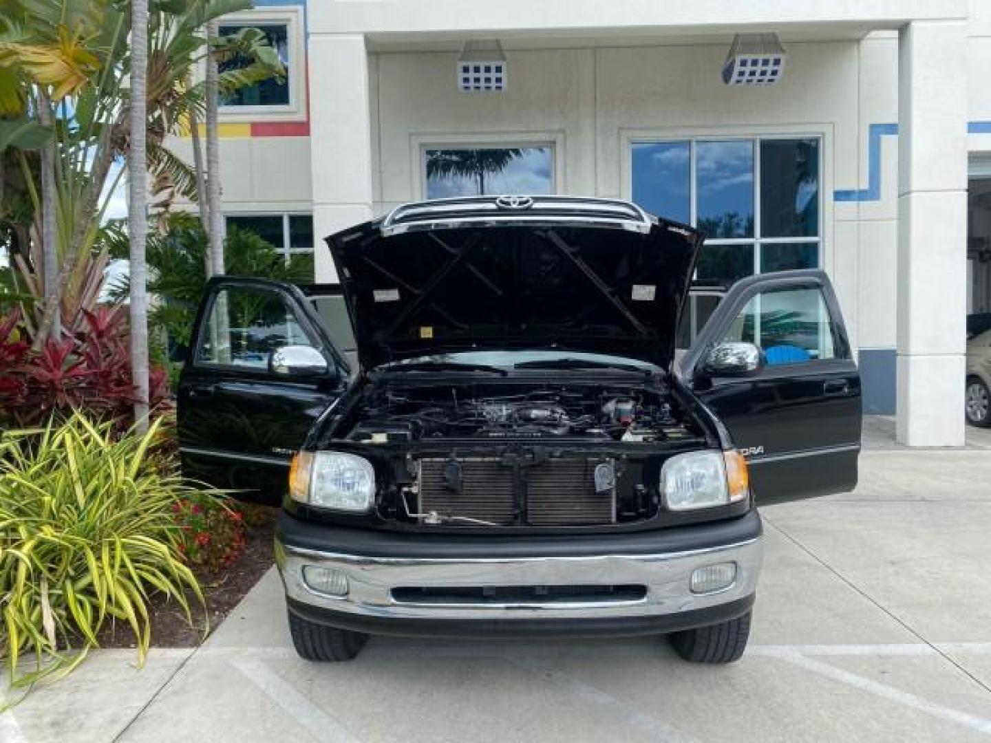 2002 Black /Oak Toyota Tundra ACCESS SR5 LEATHER LOW MILES 90,481 (5TBRN34102S) with an 3.4L DOHC EFI 24-Valve V6 Engine engine, Automatic transmission, located at 4701 North Dixie Hwy, Pompano Beach, FL, 33064, (954) 422-2889, 26.240938, -80.123474 - OUR WEBPAGE FLORIDACARS1.COM HAS OVER 100 PHOTOS AND FREE CARFAX LINK 2002 Toyota Tundra SR5 4 Door Extended Cab Pickup 3.4L V6 F DOHC 24V Gasoline 20 MPG Rear Wheel Drive Features ABS Brakes Air Conditioning Alloy Wheels AM/FM Stereo Automatic Transmission Bed Liner CD Audio Cruise Control Leather- Photo#16