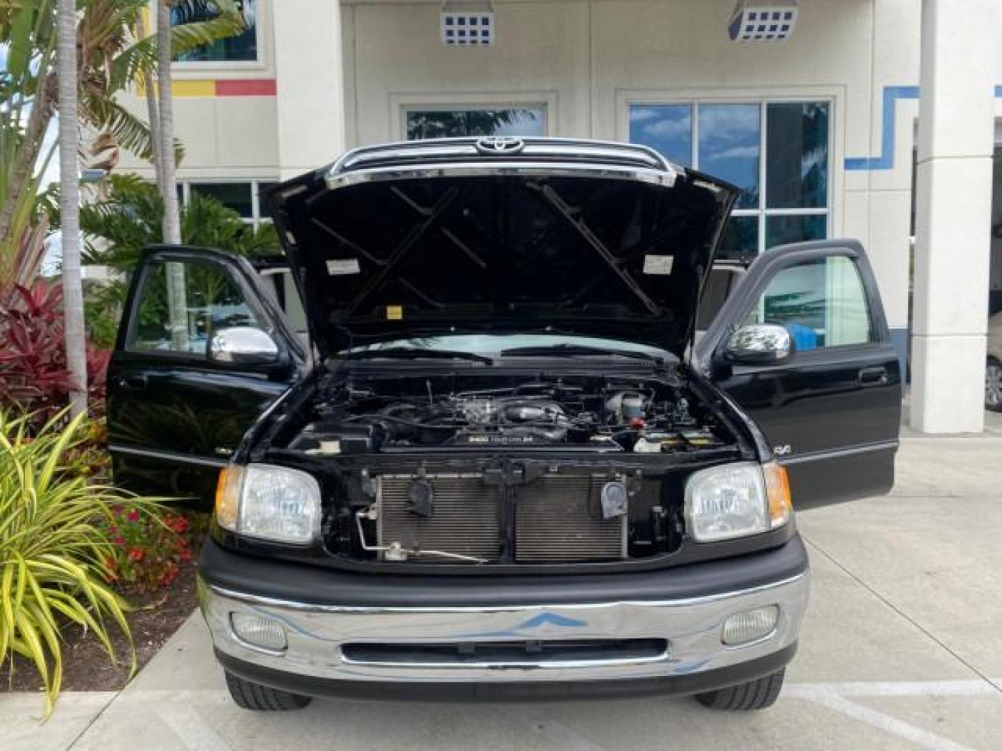 2002 Black /Oak Toyota Tundra ACCESS SR5 LEATHER LOW MILES 90,481 (5TBRN34102S) with an 3.4L DOHC EFI 24-Valve V6 Engine engine, Automatic transmission, located at 4701 North Dixie Hwy, Pompano Beach, FL, 33064, (954) 422-2889, 26.240938, -80.123474 - OUR WEBPAGE FLORIDACARS1.COM HAS OVER 100 PHOTOS AND FREE CARFAX LINK 2002 Toyota Tundra SR5 4 Door Extended Cab Pickup 3.4L V6 F DOHC 24V Gasoline 20 MPG Rear Wheel Drive Features ABS Brakes Air Conditioning Alloy Wheels AM/FM Stereo Automatic Transmission Bed Liner CD Audio Cruise Control Leather- Photo#17