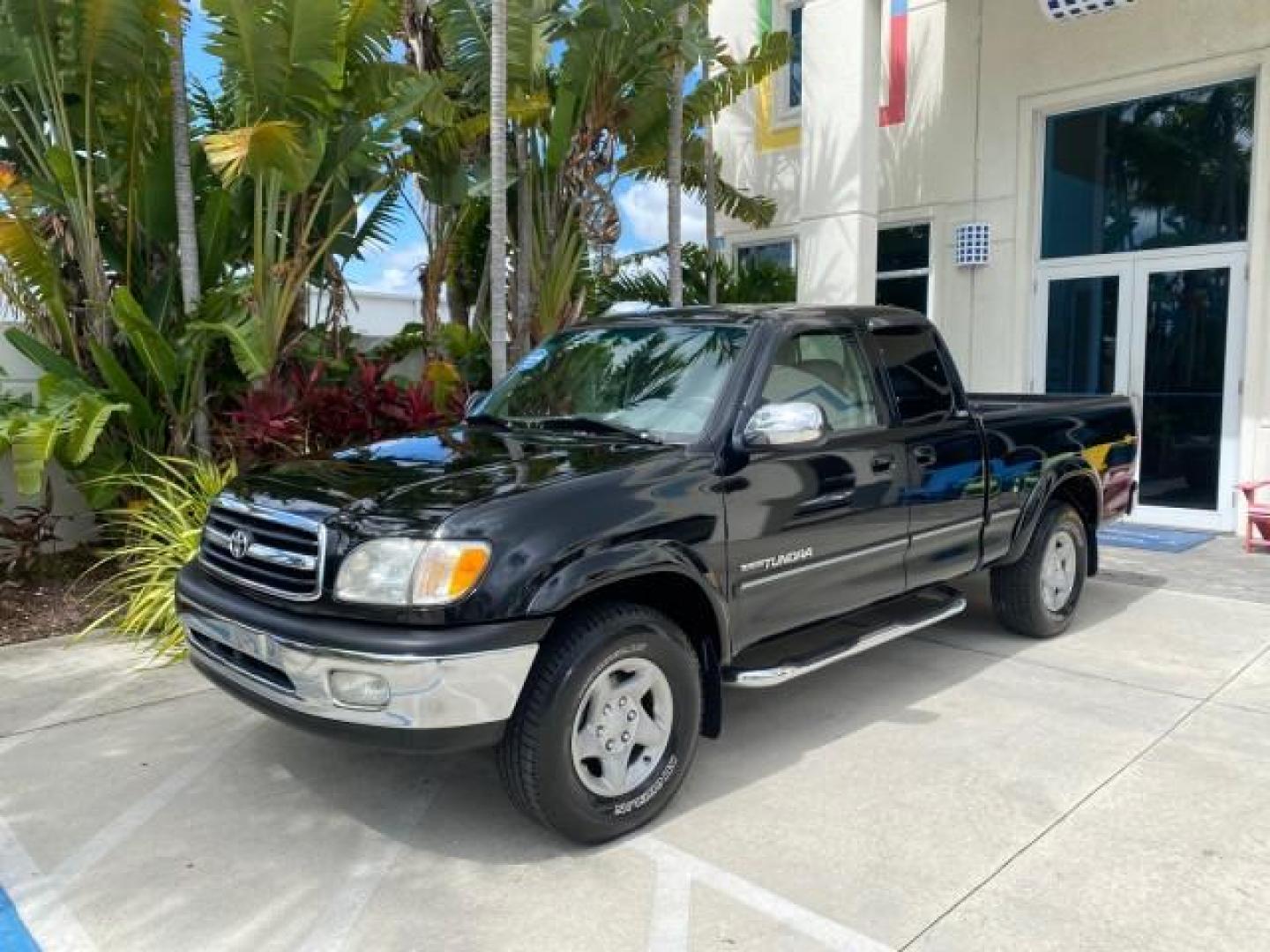 2002 Black /Oak Toyota Tundra ACCESS SR5 LEATHER LOW MILES 90,481 (5TBRN34102S) with an 3.4L DOHC EFI 24-Valve V6 Engine engine, Automatic transmission, located at 4701 North Dixie Hwy, Pompano Beach, FL, 33064, (954) 422-2889, 26.240938, -80.123474 - OUR WEBPAGE FLORIDACARS1.COM HAS OVER 100 PHOTOS AND FREE CARFAX LINK 2002 Toyota Tundra SR5 4 Door Extended Cab Pickup 3.4L V6 F DOHC 24V Gasoline 20 MPG Rear Wheel Drive Features ABS Brakes Air Conditioning Alloy Wheels AM/FM Stereo Automatic Transmission Bed Liner CD Audio Cruise Control Leather- Photo#28