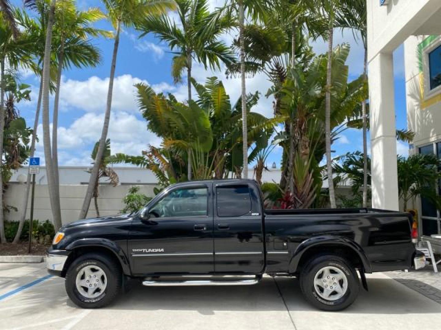 2002 Black /Oak Toyota Tundra ACCESS SR5 LEATHER LOW MILES 90,481 (5TBRN34102S) with an 3.4L DOHC EFI 24-Valve V6 Engine engine, Automatic transmission, located at 4701 North Dixie Hwy, Pompano Beach, FL, 33064, (954) 422-2889, 26.240938, -80.123474 - OUR WEBPAGE FLORIDACARS1.COM HAS OVER 100 PHOTOS AND FREE CARFAX LINK 2002 Toyota Tundra SR5 4 Door Extended Cab Pickup 3.4L V6 F DOHC 24V Gasoline 20 MPG Rear Wheel Drive Features ABS Brakes Air Conditioning Alloy Wheels AM/FM Stereo Automatic Transmission Bed Liner CD Audio Cruise Control Leather- Photo#30