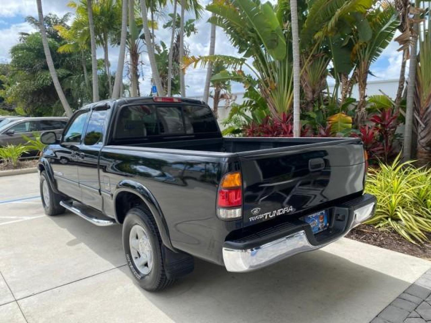 2002 Black /Oak Toyota Tundra ACCESS SR5 LEATHER LOW MILES 90,481 (5TBRN34102S) with an 3.4L DOHC EFI 24-Valve V6 Engine engine, Automatic transmission, located at 4701 North Dixie Hwy, Pompano Beach, FL, 33064, (954) 422-2889, 26.240938, -80.123474 - OUR WEBPAGE FLORIDACARS1.COM HAS OVER 100 PHOTOS AND FREE CARFAX LINK 2002 Toyota Tundra SR5 4 Door Extended Cab Pickup 3.4L V6 F DOHC 24V Gasoline 20 MPG Rear Wheel Drive Features ABS Brakes Air Conditioning Alloy Wheels AM/FM Stereo Automatic Transmission Bed Liner CD Audio Cruise Control Leather- Photo#32